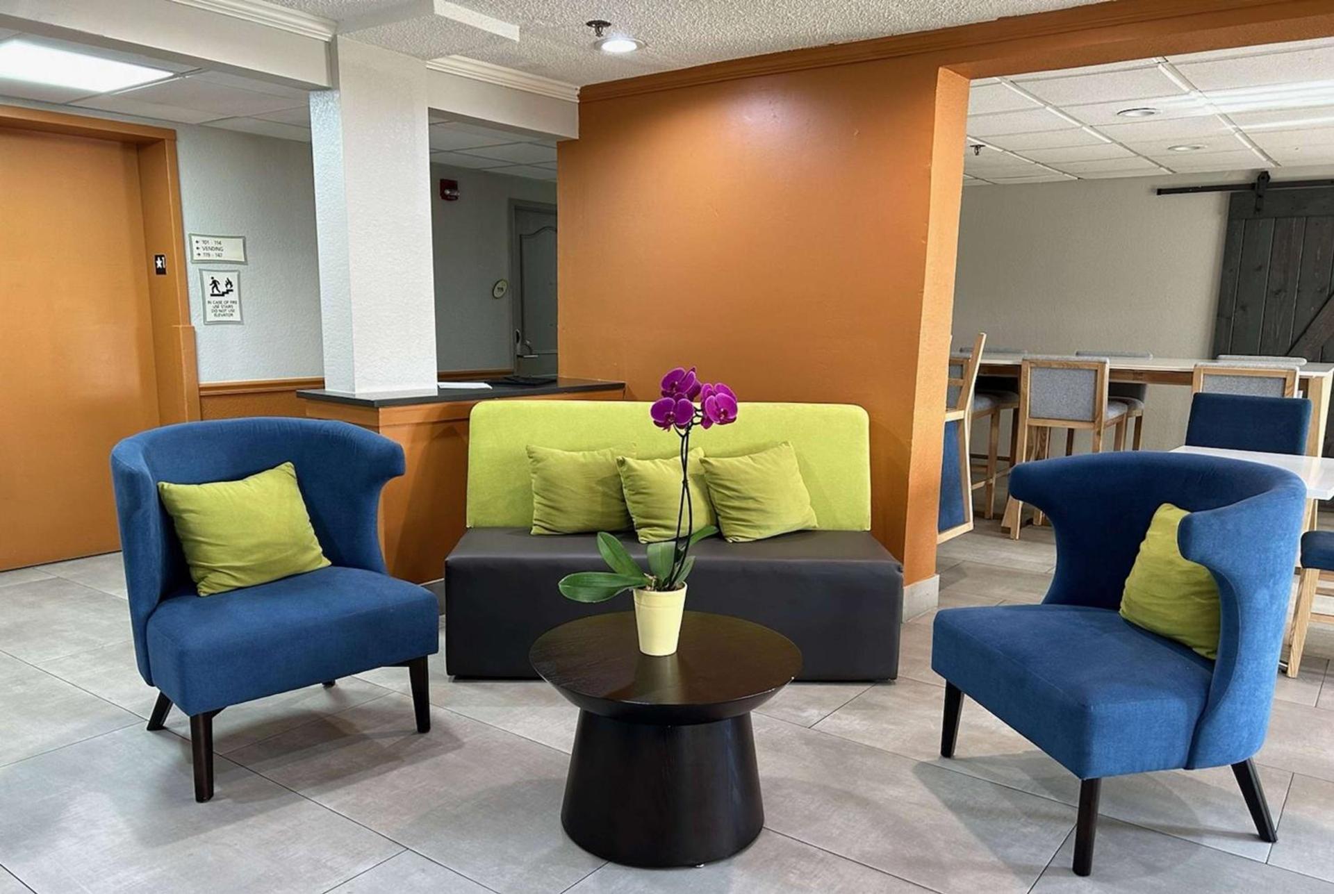 Baymont by Wyndham Orlando South photo 4