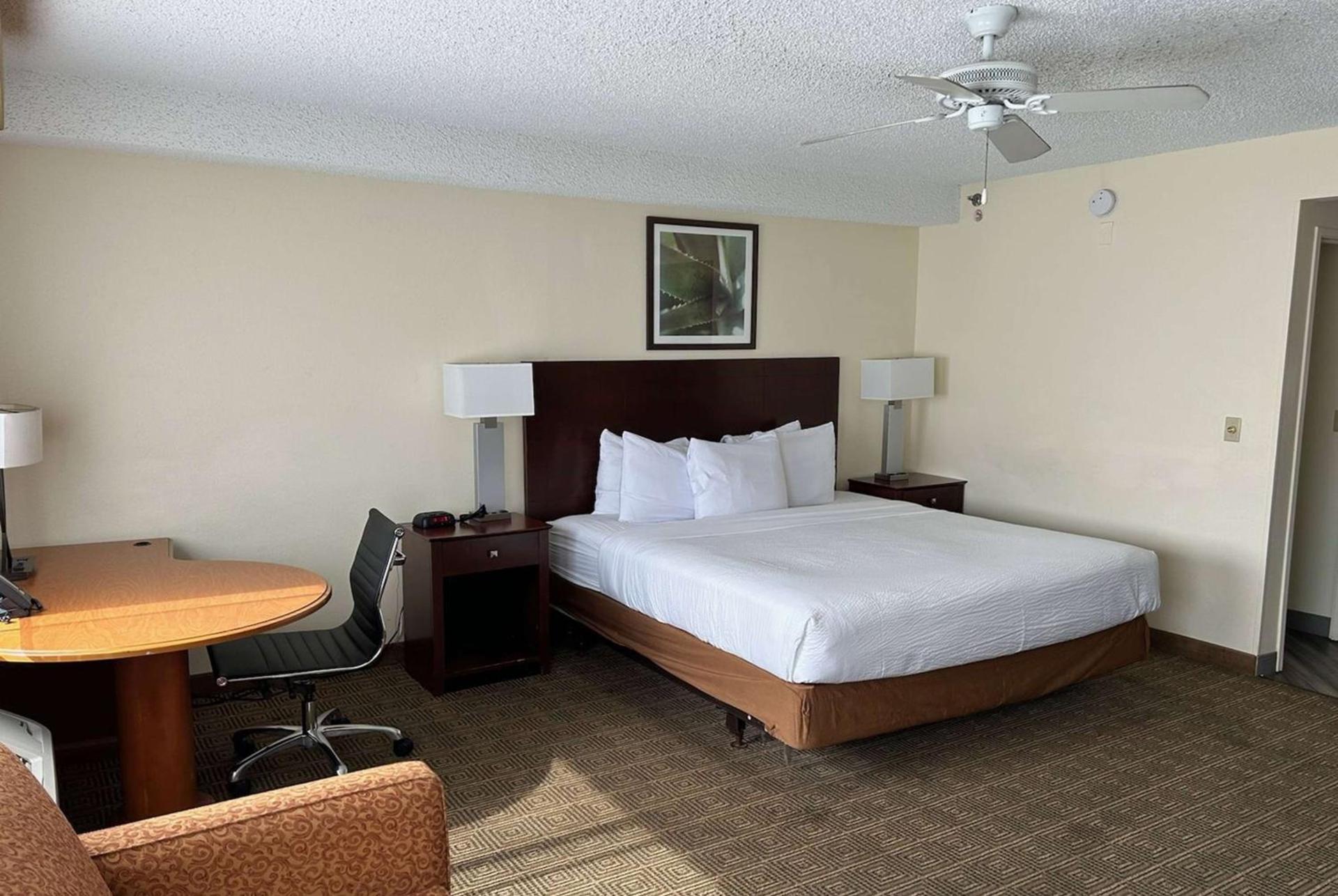 Baymont by Wyndham Orlando South photo 10