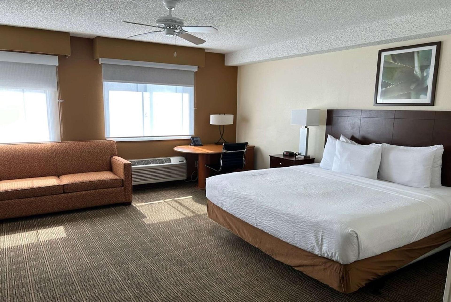 Baymont by Wyndham Orlando South photo 12