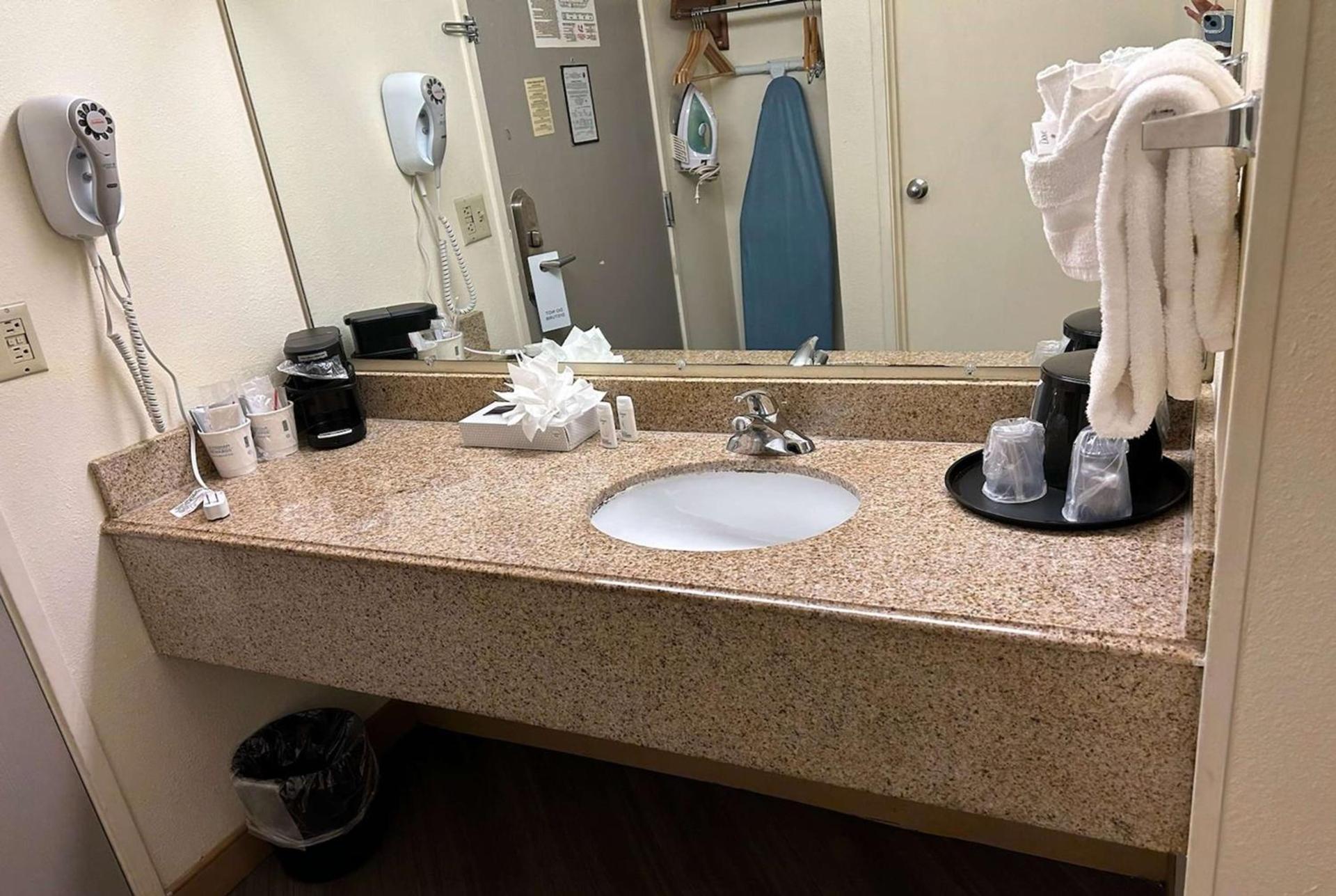 Baymont by Wyndham Orlando South photo 18