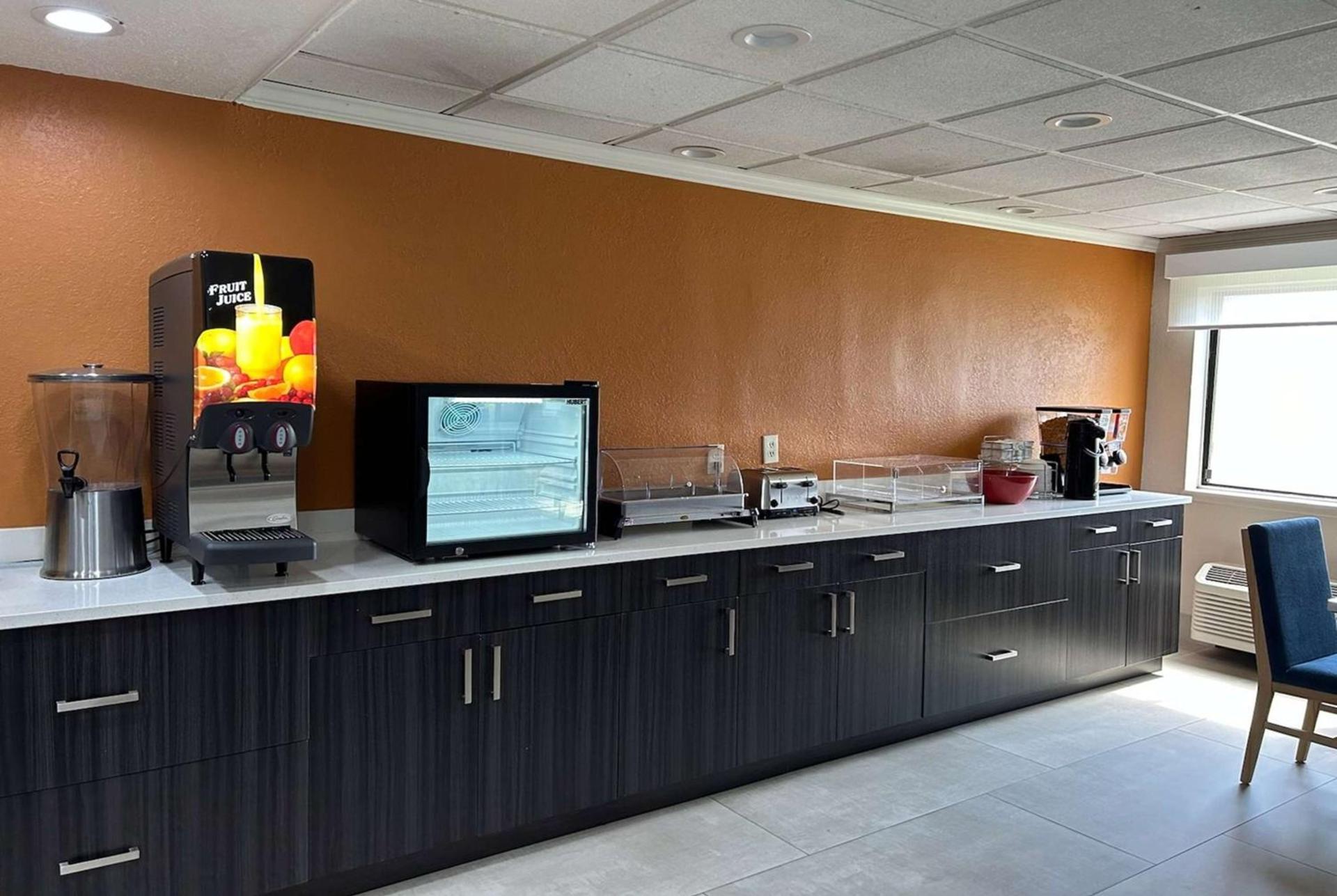 Baymont by Wyndham Orlando South photo 35