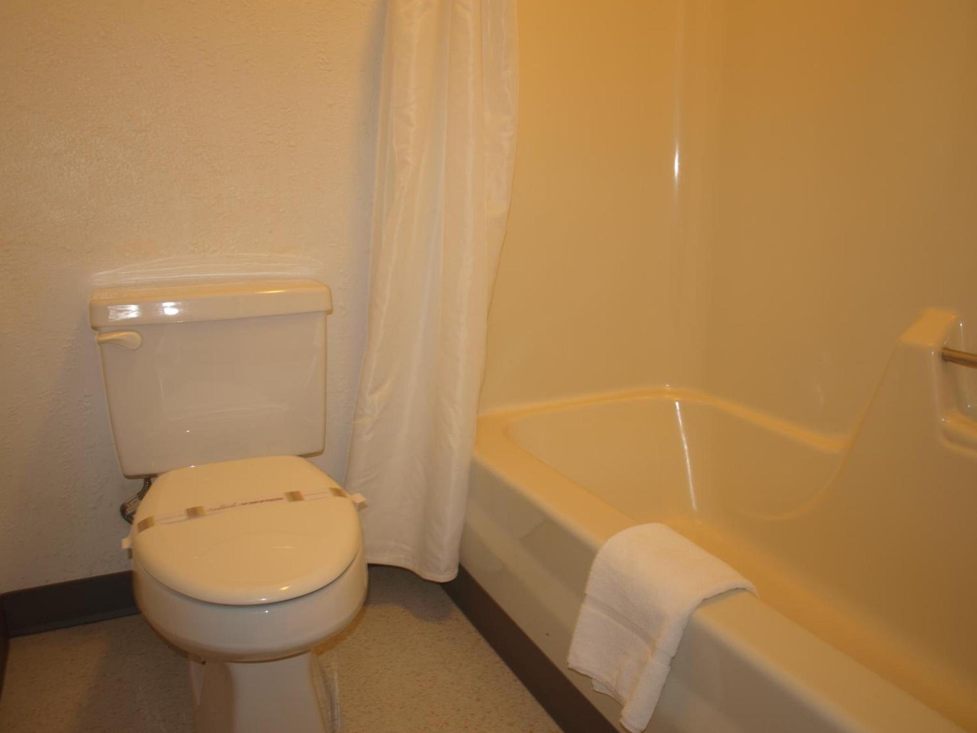 Yellowstone River Inn photo 12