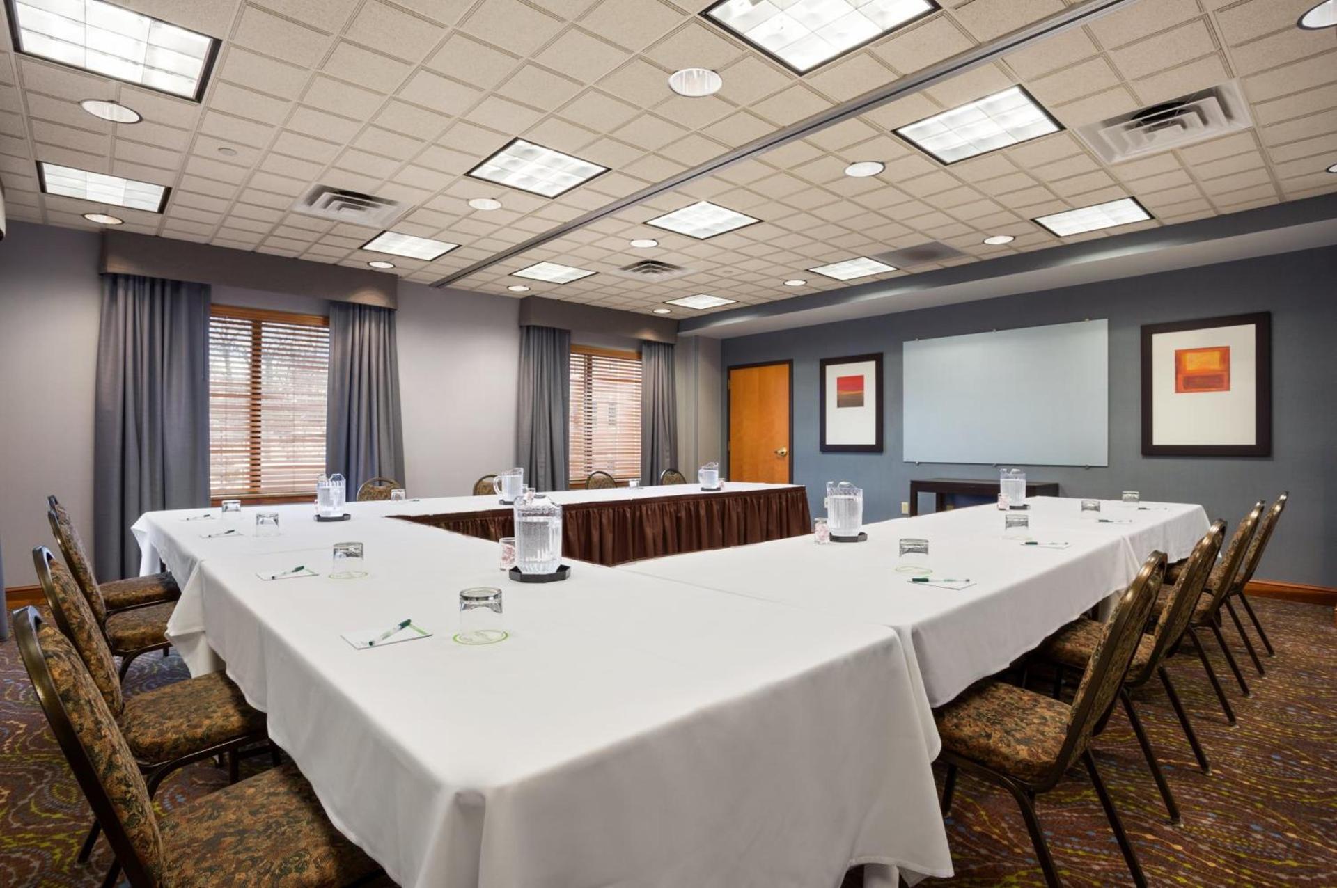 Wingate by Wyndham Sylvania-Toledo photo 81