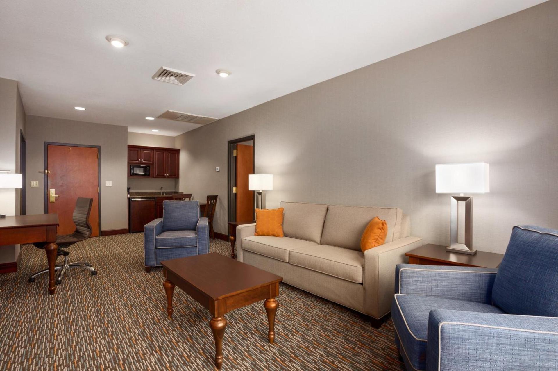 Wingate by Wyndham Sylvania-Toledo photo 83