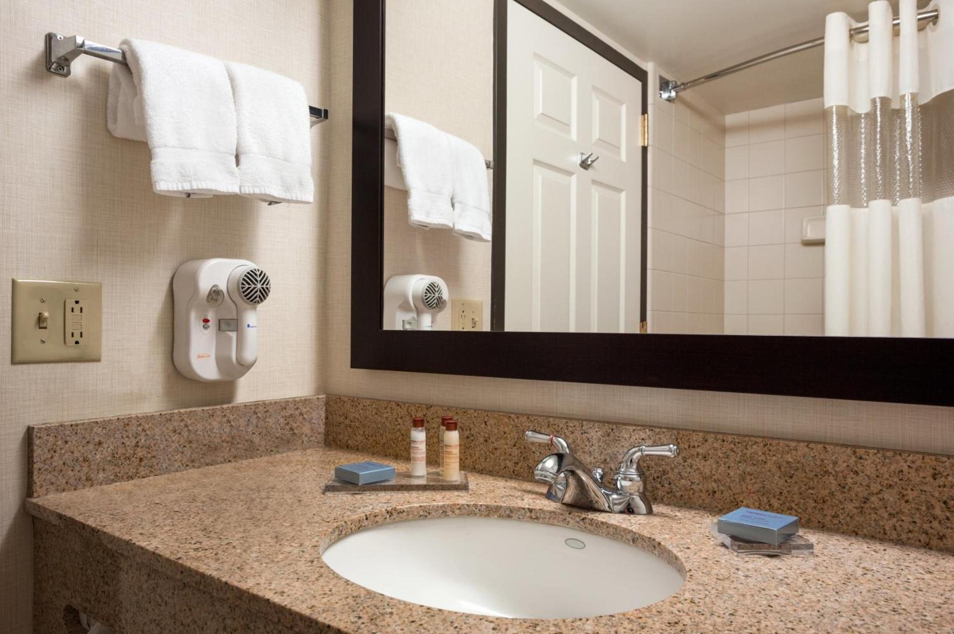 Wingate by Wyndham Sylvania-Toledo photo 94