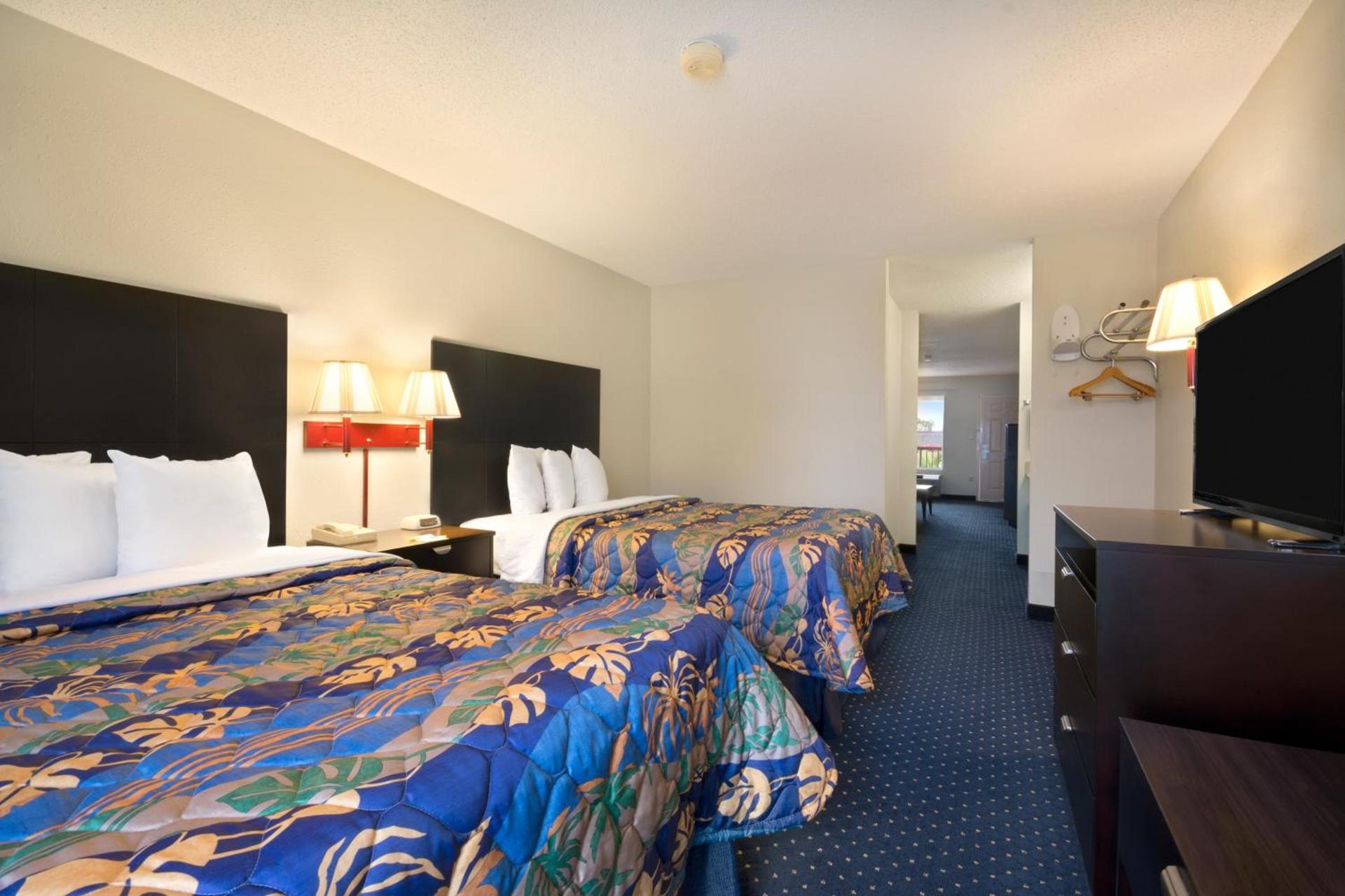Days Inn by Wyndham Alma photo 5