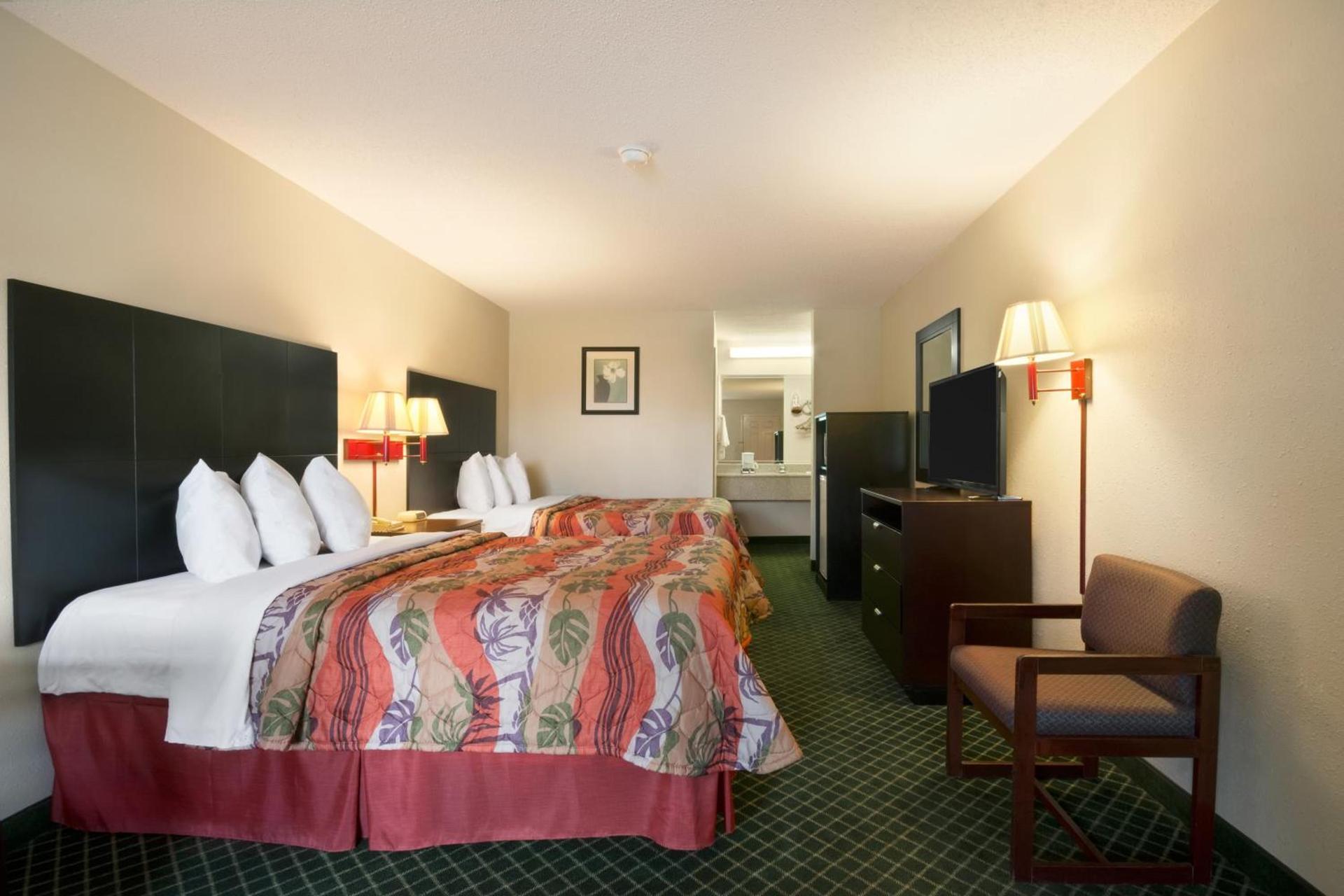 Days Inn by Wyndham Alma photo 11