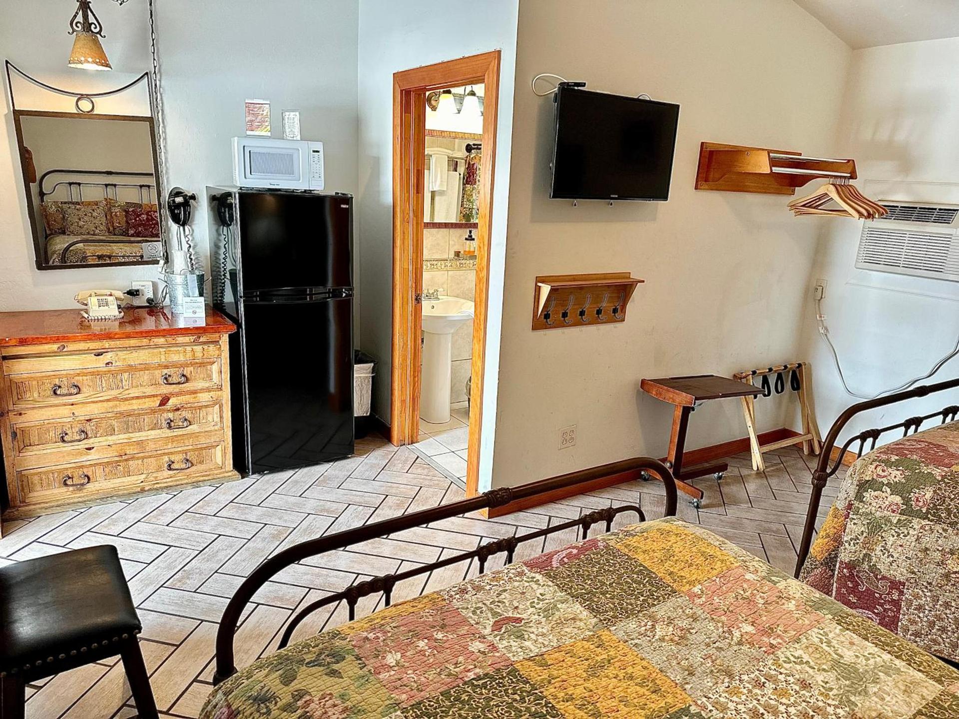 Buffalo Chip's Ranch House Motel photo 38