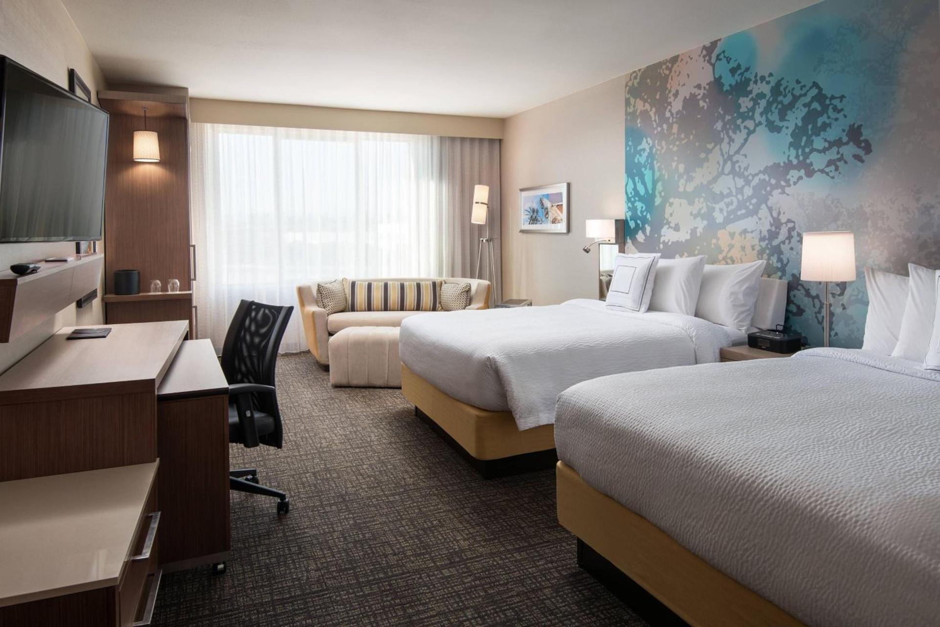 Courtyard by Marriott Irvine Spectrum photo 10