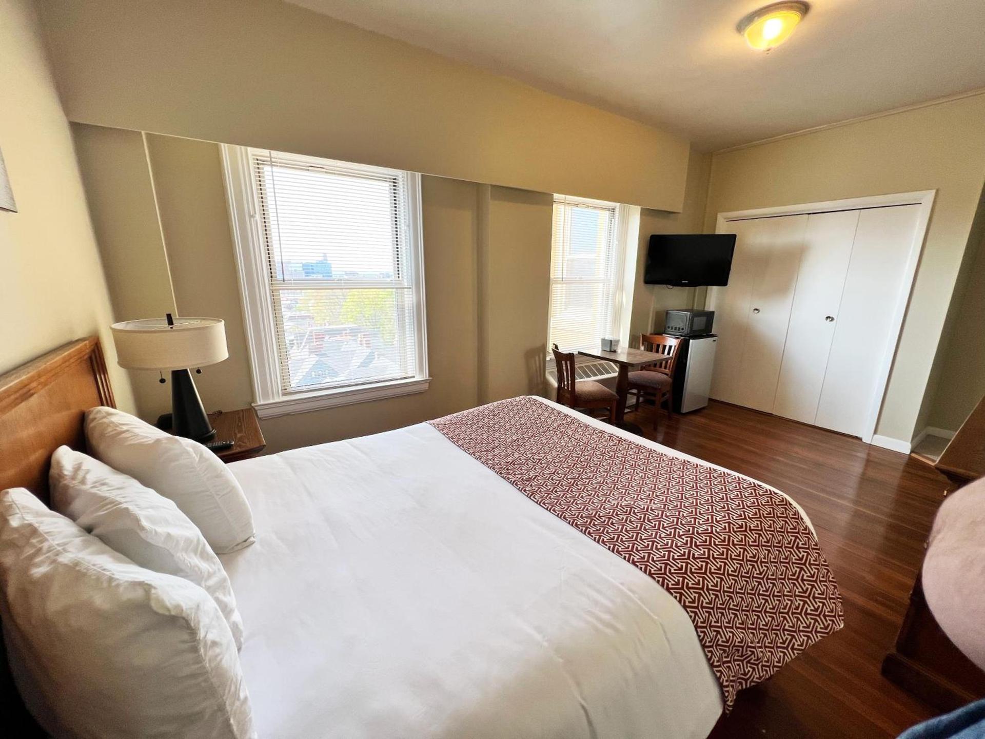 Lenox Hotel and Suites photo 6