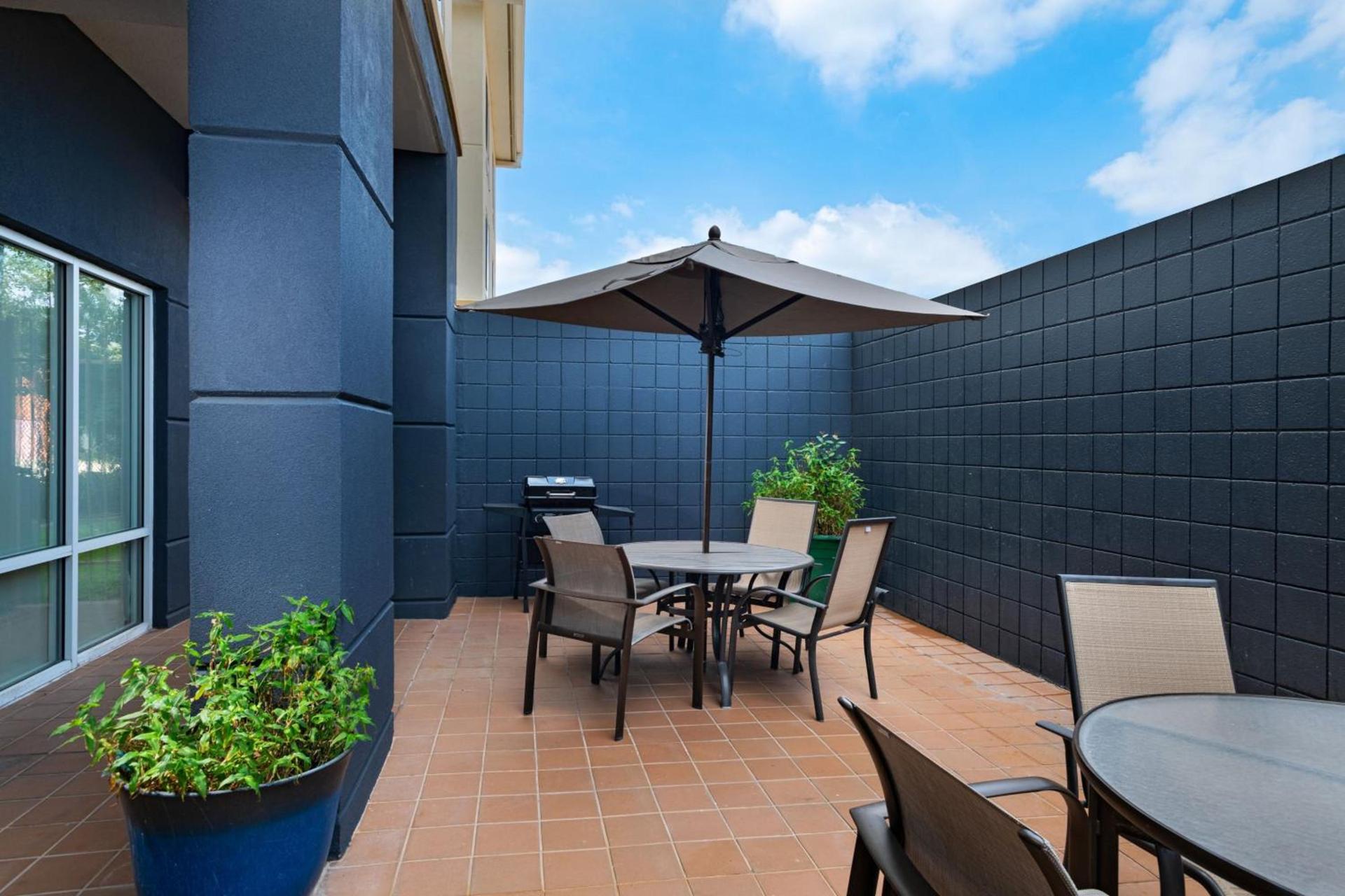 Fairfield Inn and Suites by Marriott McAllen photo 5