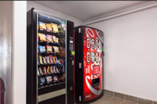 Regal 8 Inn & Suites photo 13