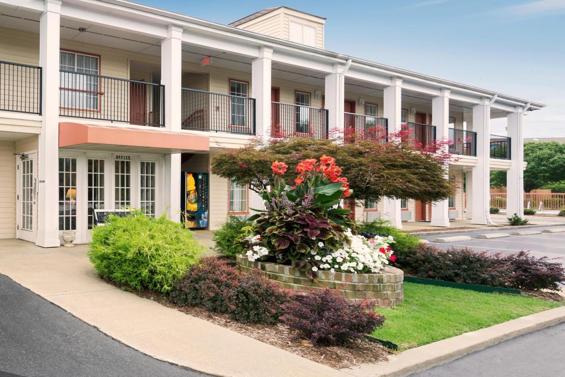 Super 8 by Wyndham Garner/Clayton/Raleigh photo 6