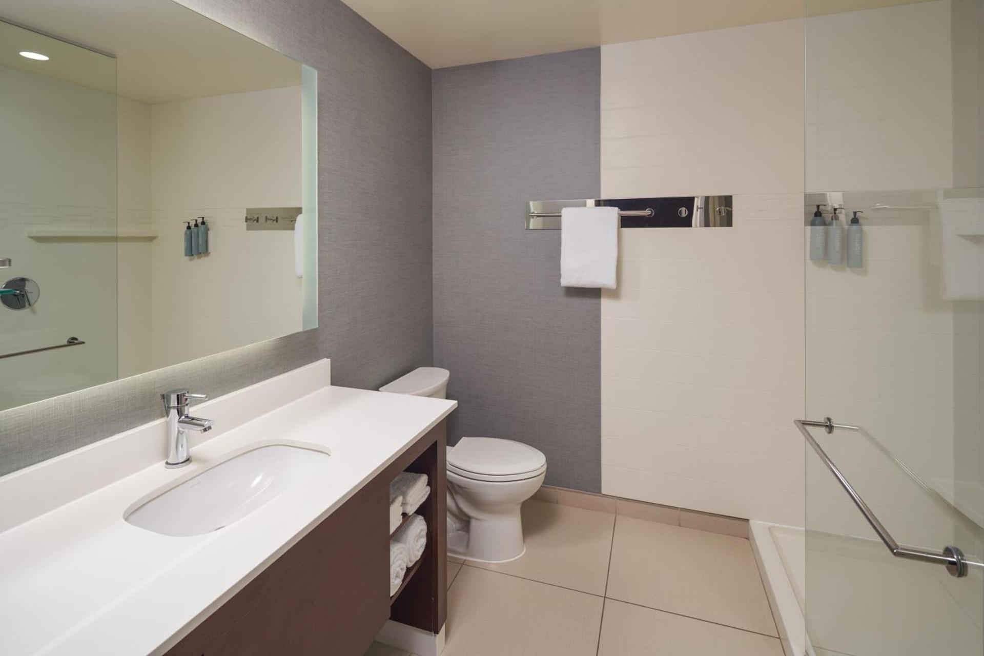 Residence Inn by Marriott Philadelphia Airport photo 36