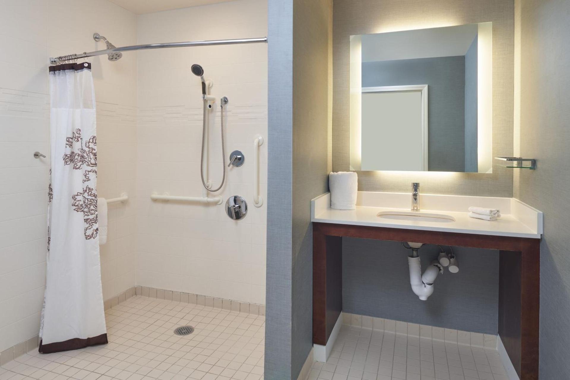 Residence Inn by Marriott Philadelphia Airport photo 38