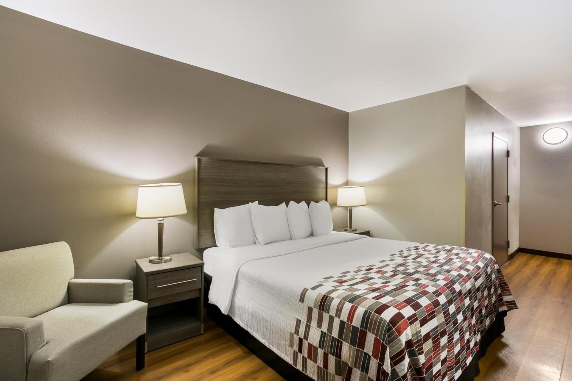Red Roof Inn Denver photo 17
