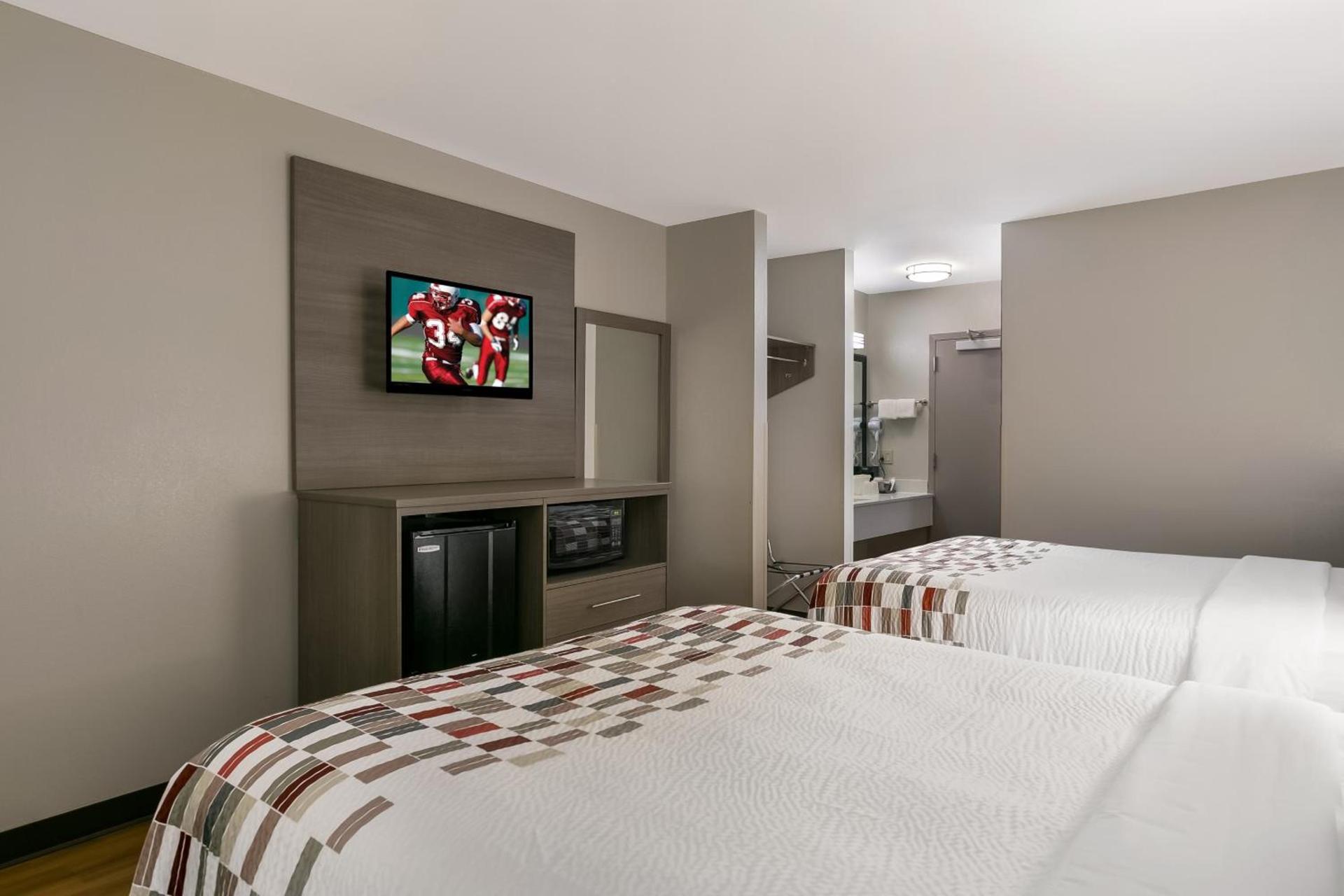 Red Roof Inn Denver photo 15