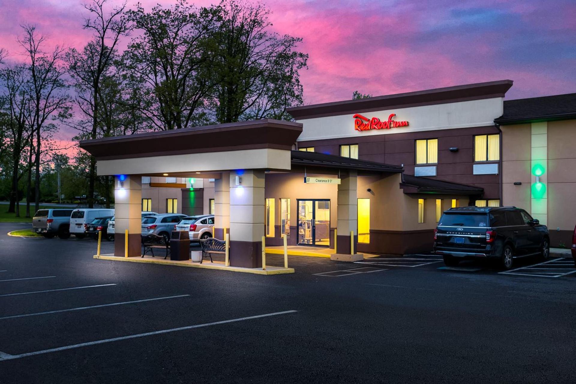 Red Roof Inn Denver photo 4