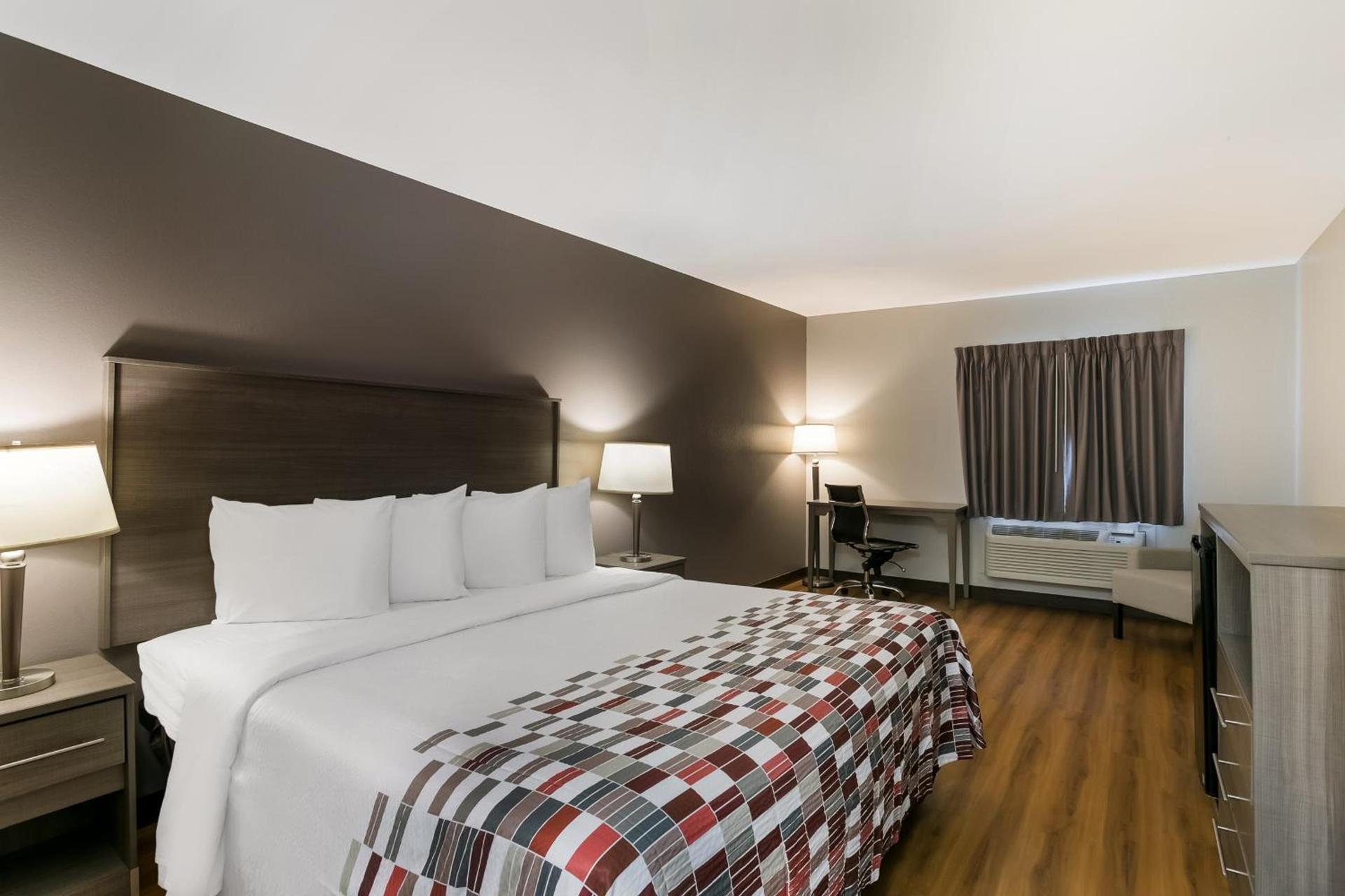 Red Roof Inn Denver photo 23