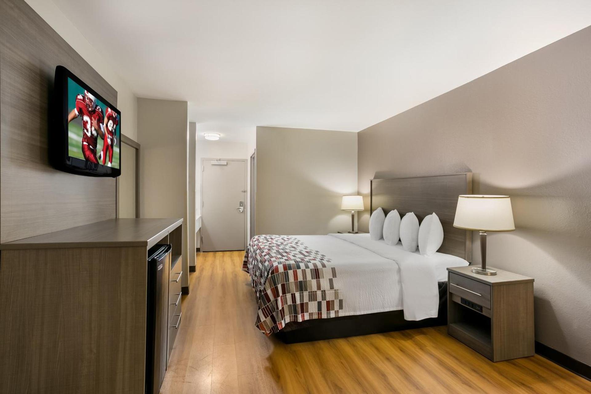 Red Roof Inn Denver photo 11