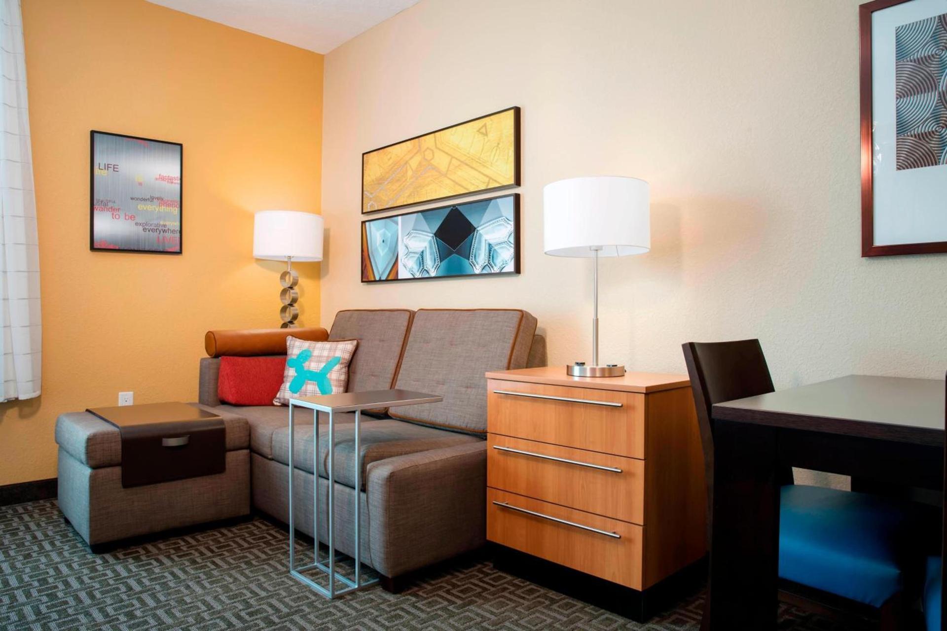 TownePlace Suites Orlando at FLAMINGO CROSSINGS Town Center, Western Entrance photo 16
