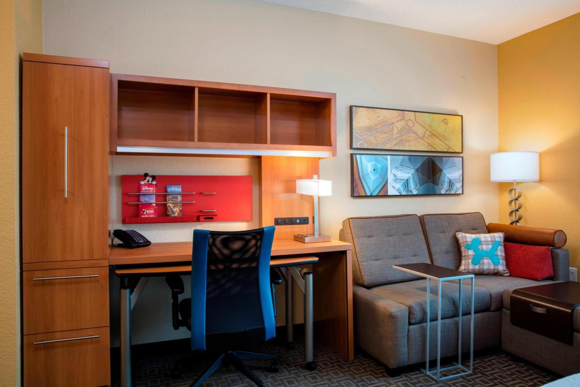 TownePlace Suites Orlando at FLAMINGO CROSSINGS Town Center, Western Entrance photo 19