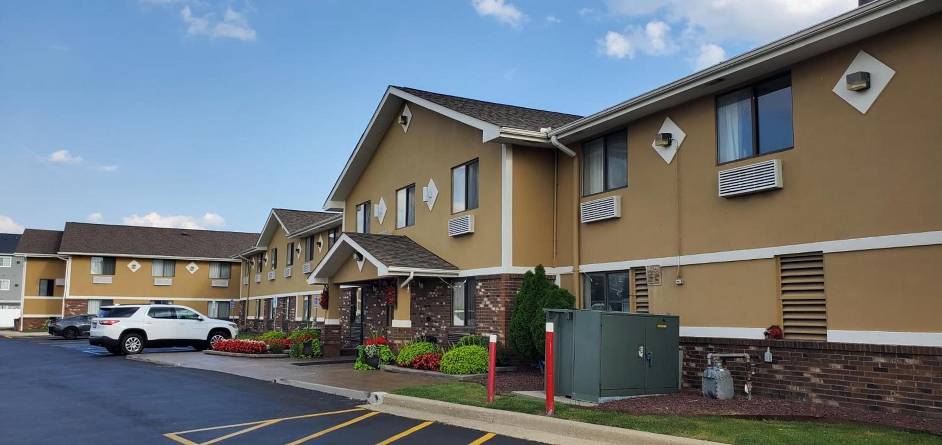 Super 8 by Wyndham Sterling Heights/Detroit Area — hotel in Sterling Heights