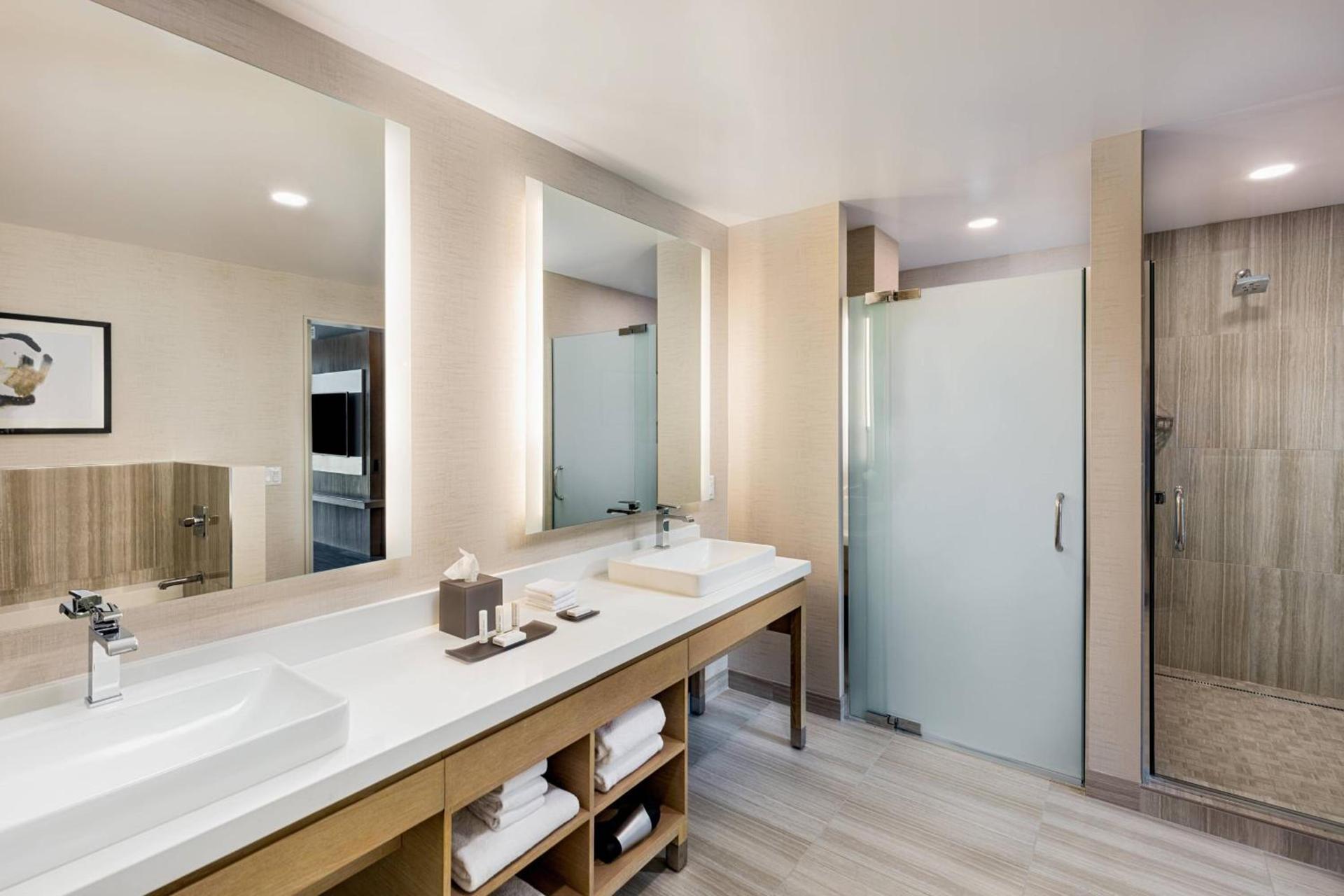Courtyard by Marriott Los Angeles Monterey Park photo 17