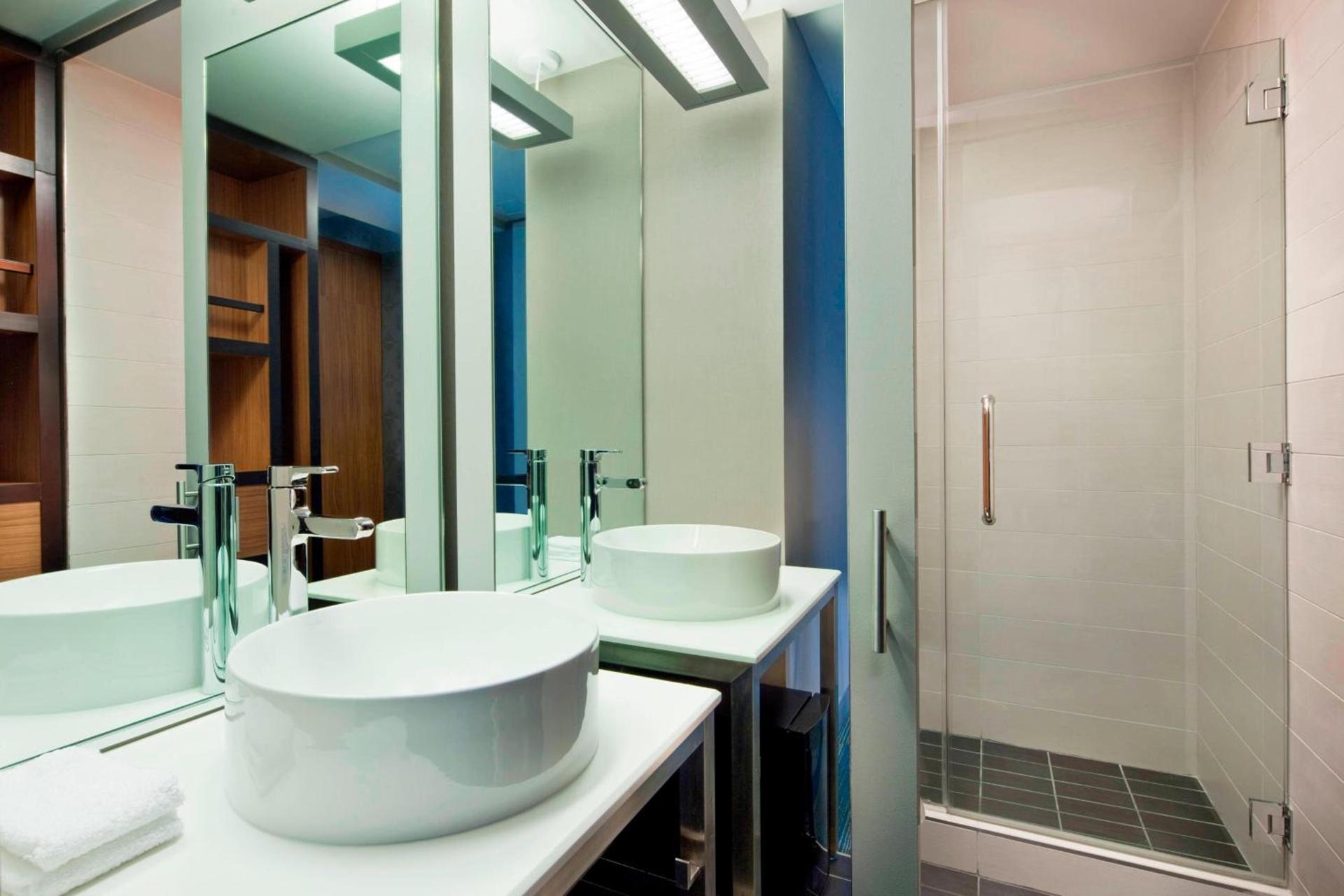 Aloft by Marriott Manhattan Downtown - Financial District photo 5