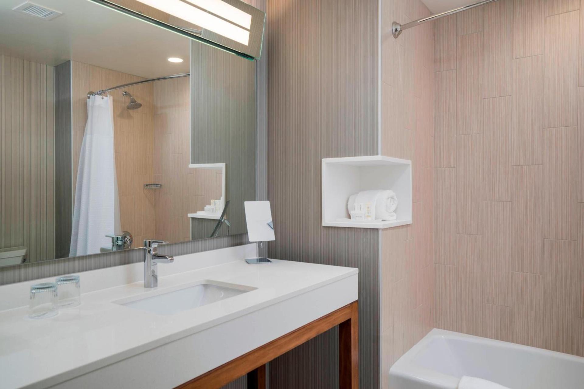 Courtyard by Marriott Niagara Falls, USA photo 16
