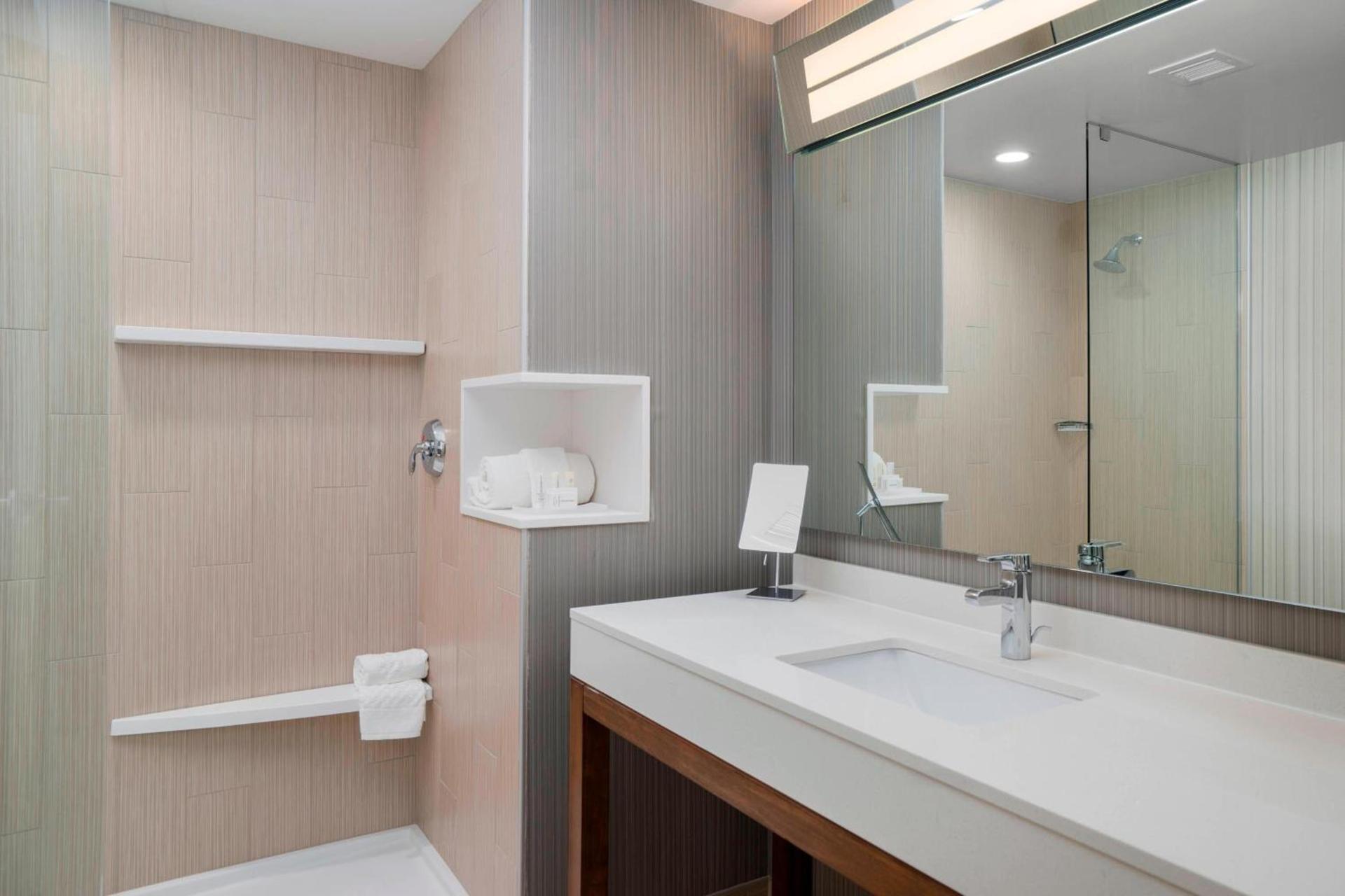 Courtyard by Marriott Niagara Falls, USA photo 17