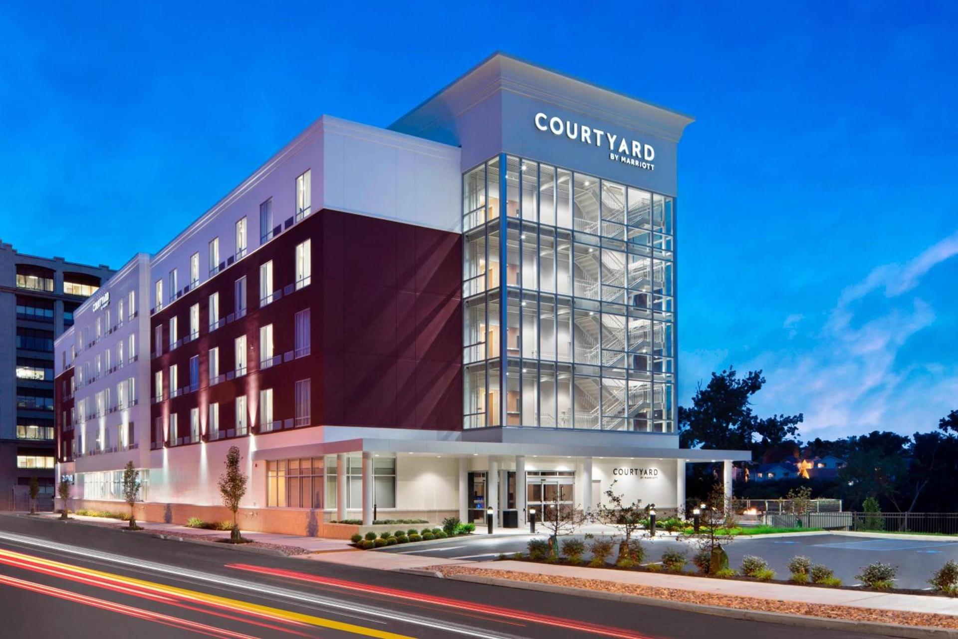 Courtyard by Marriott Albany Troy/Waterfront photo 2