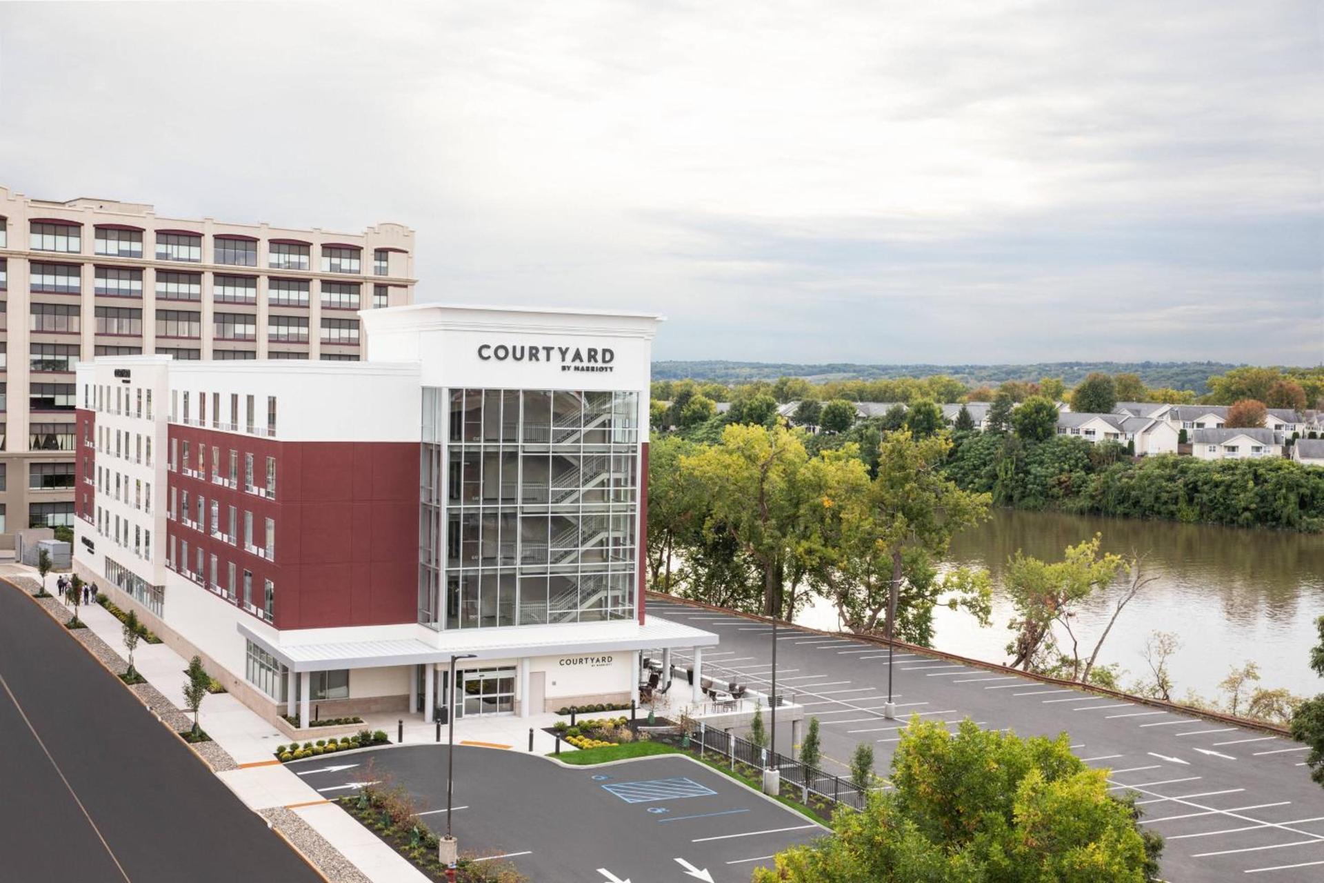 Courtyard by Marriott Albany Troy/Waterfront photo 1