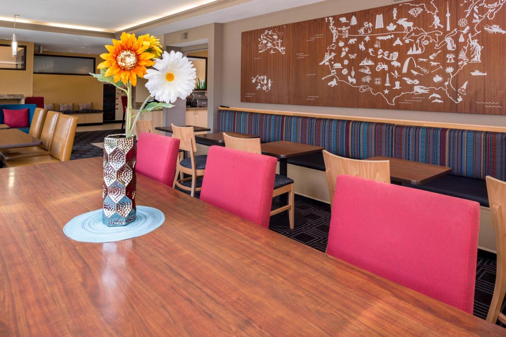 TownePlace Suites Huntington photo 19