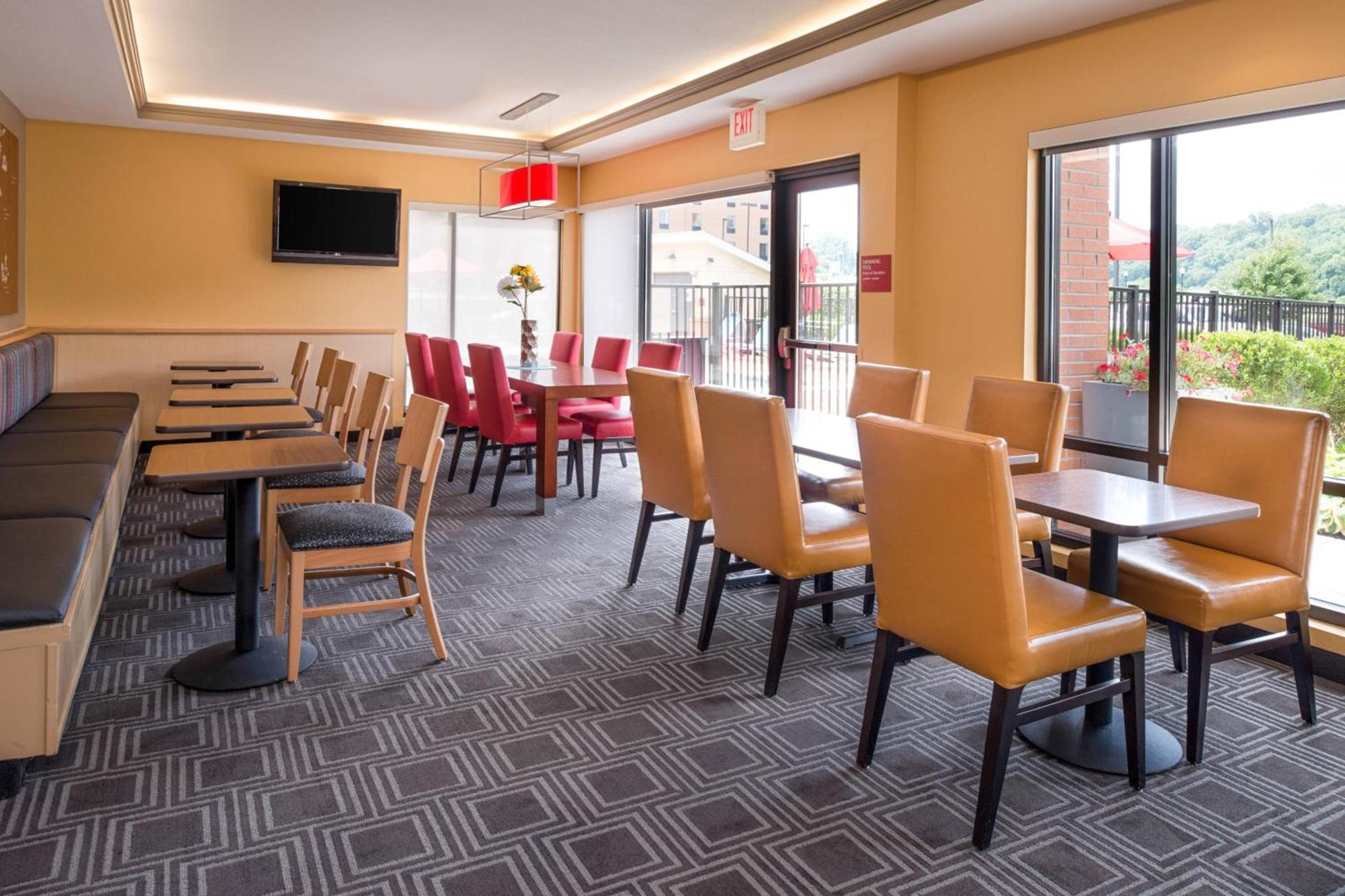 TownePlace Suites Huntington photo 23
