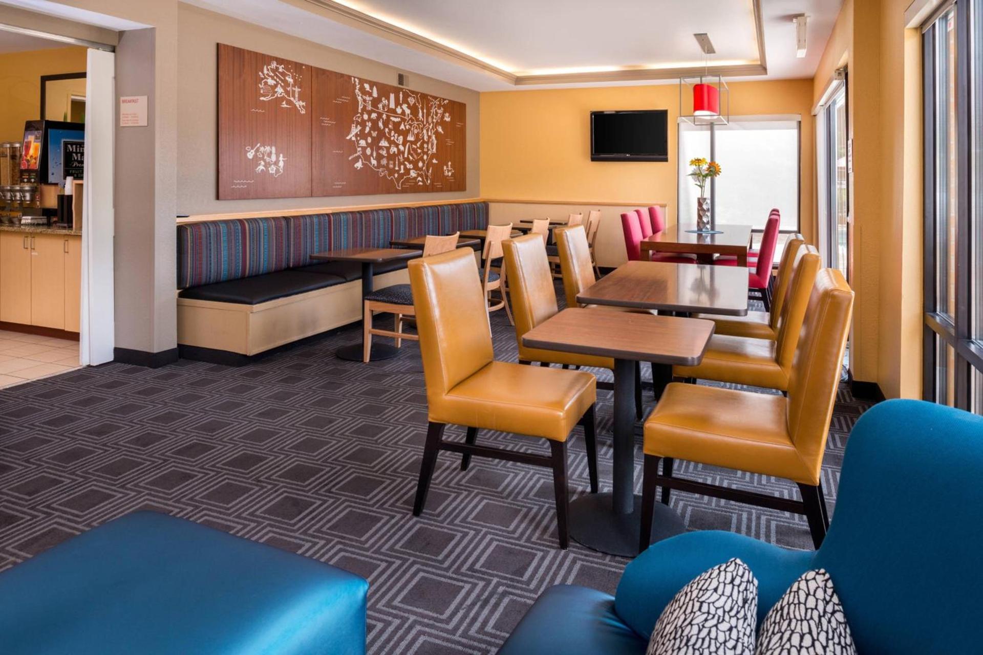 TownePlace Suites Huntington photo 26