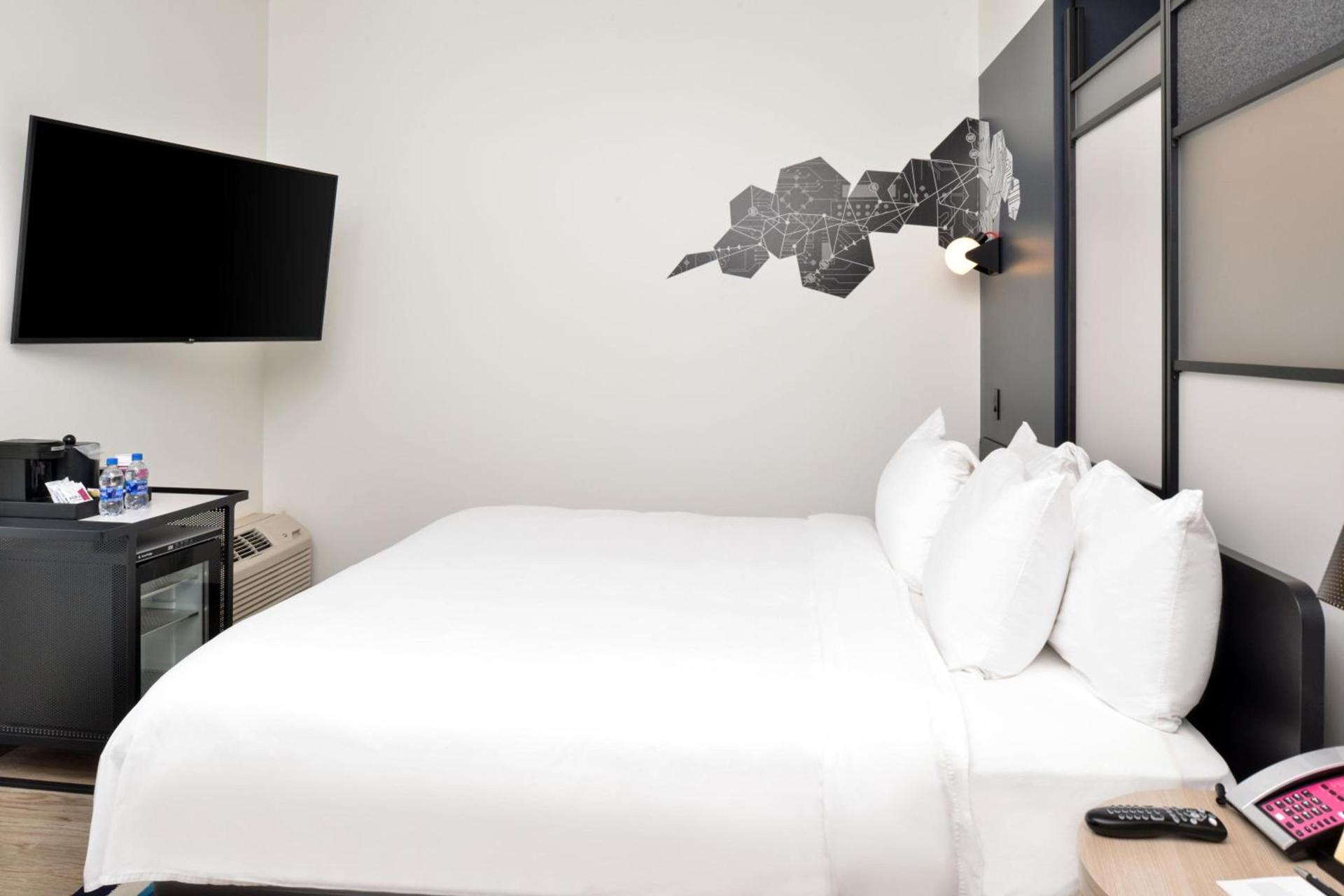 Aloft by Marriott Charlotte Airport photo 7