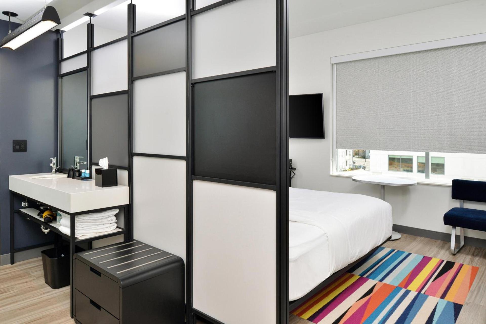 Aloft by Marriott Charlotte Airport photo 9