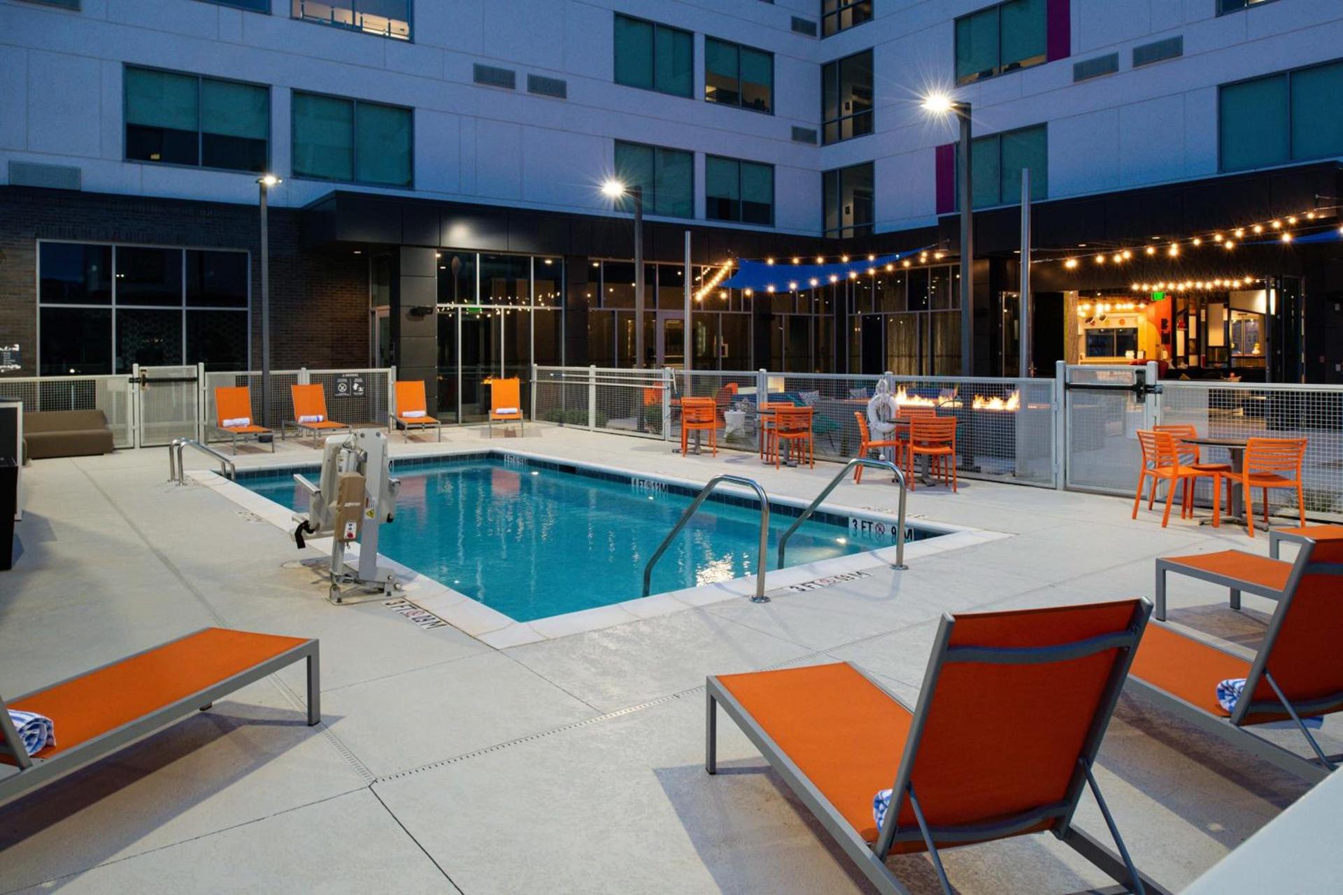Aloft by Marriott Charlotte Airport photo 16