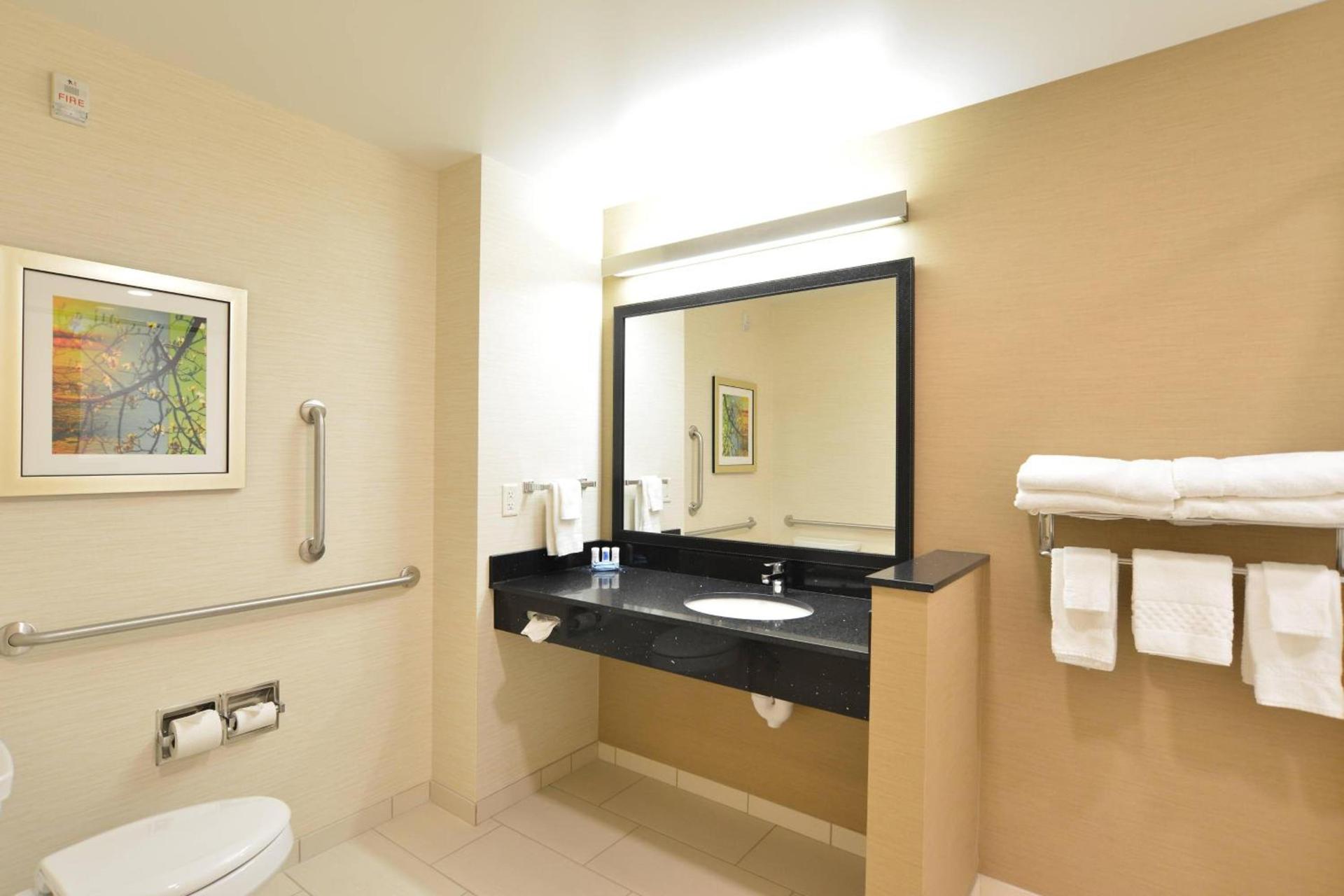 Fairfield Inn & Suites by Marriott Eau Claire/Chippewa Falls photo 16