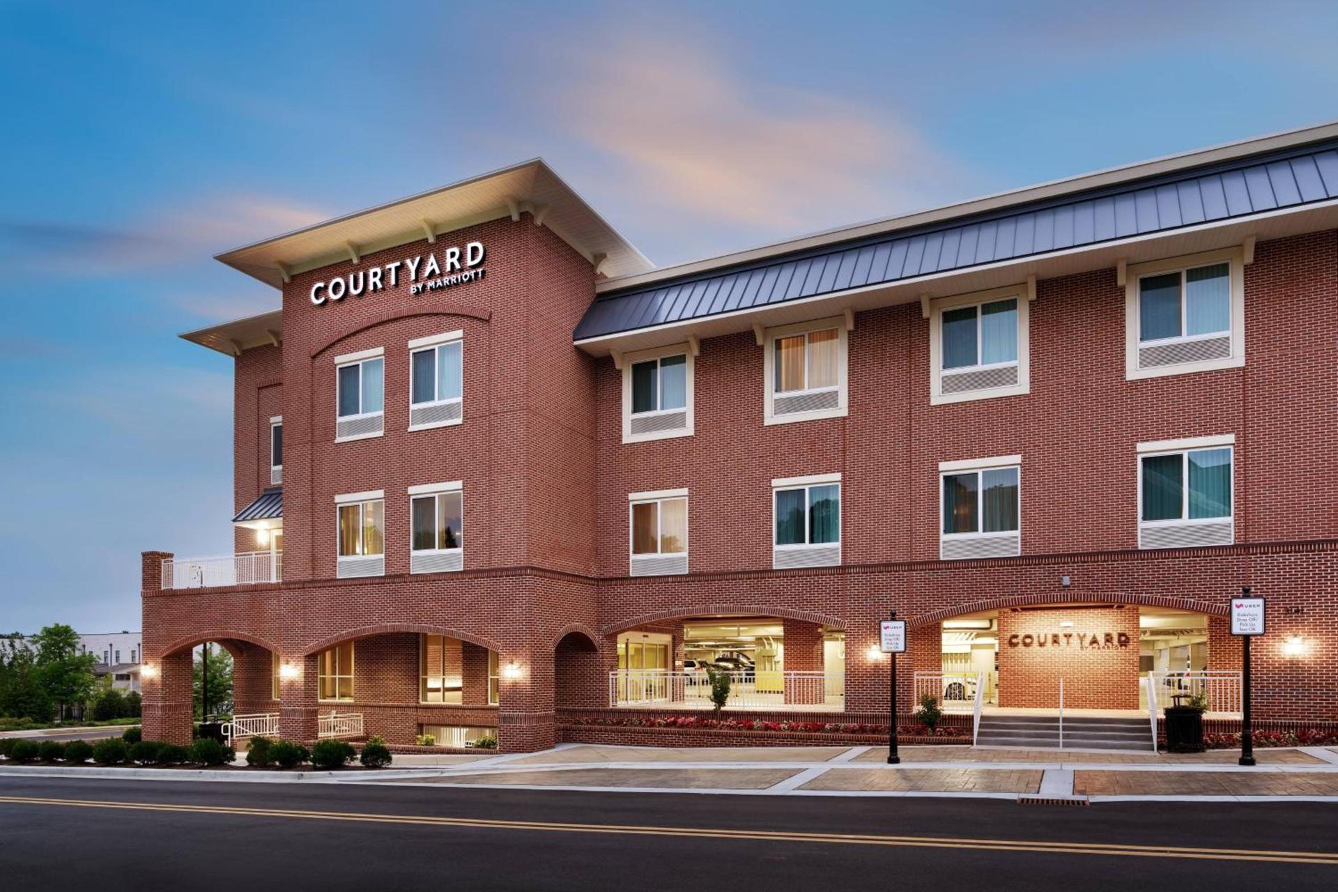 Courtyard by Marriott Atlanta Duluth Downtown photo 2