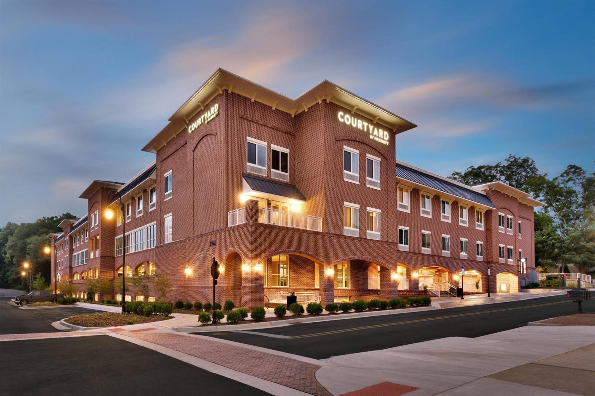 Courtyard by Marriott Atlanta Duluth Downtown photo 1