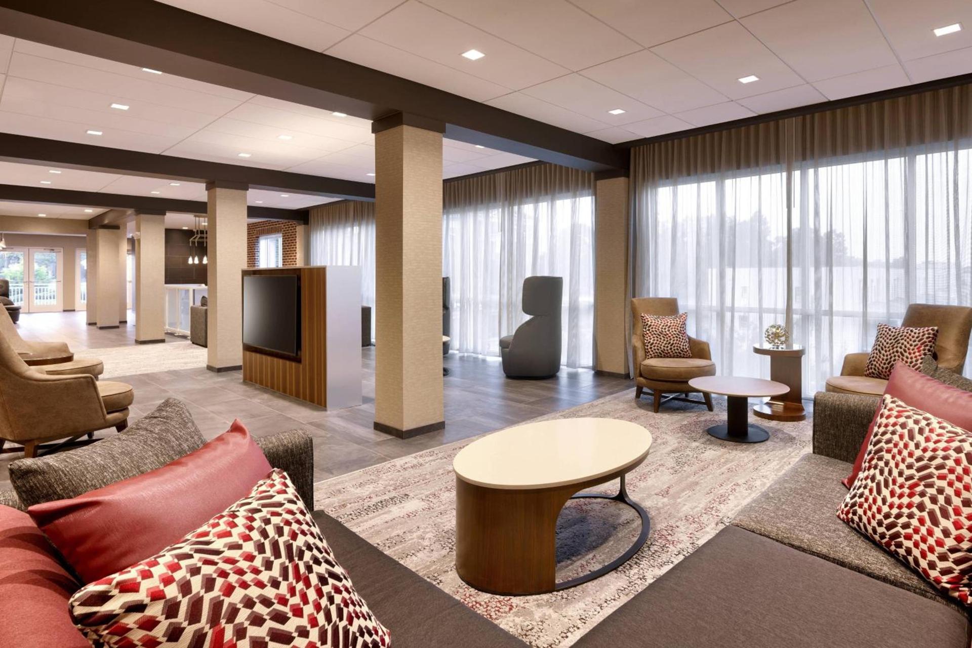 Courtyard by Marriott Atlanta Duluth Downtown photo 4