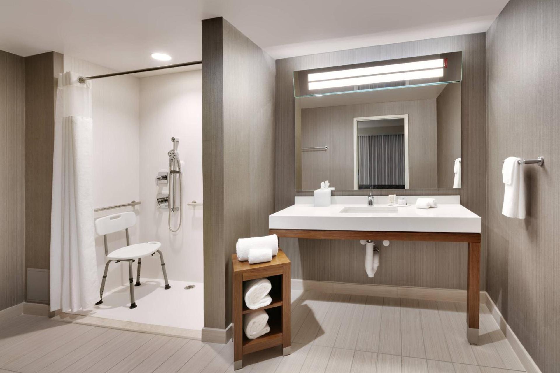 Courtyard by Marriott Atlanta Duluth Downtown photo 17