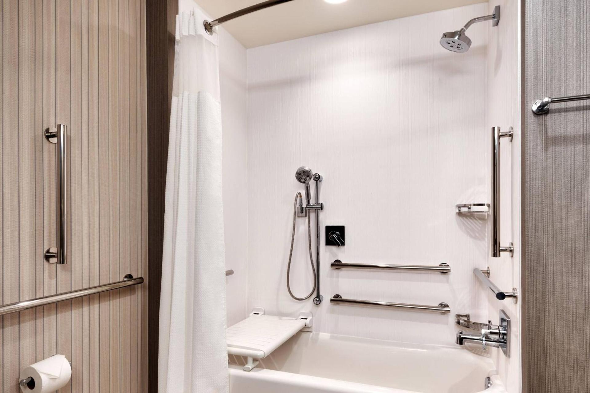 Courtyard by Marriott Atlanta Duluth Downtown photo 18