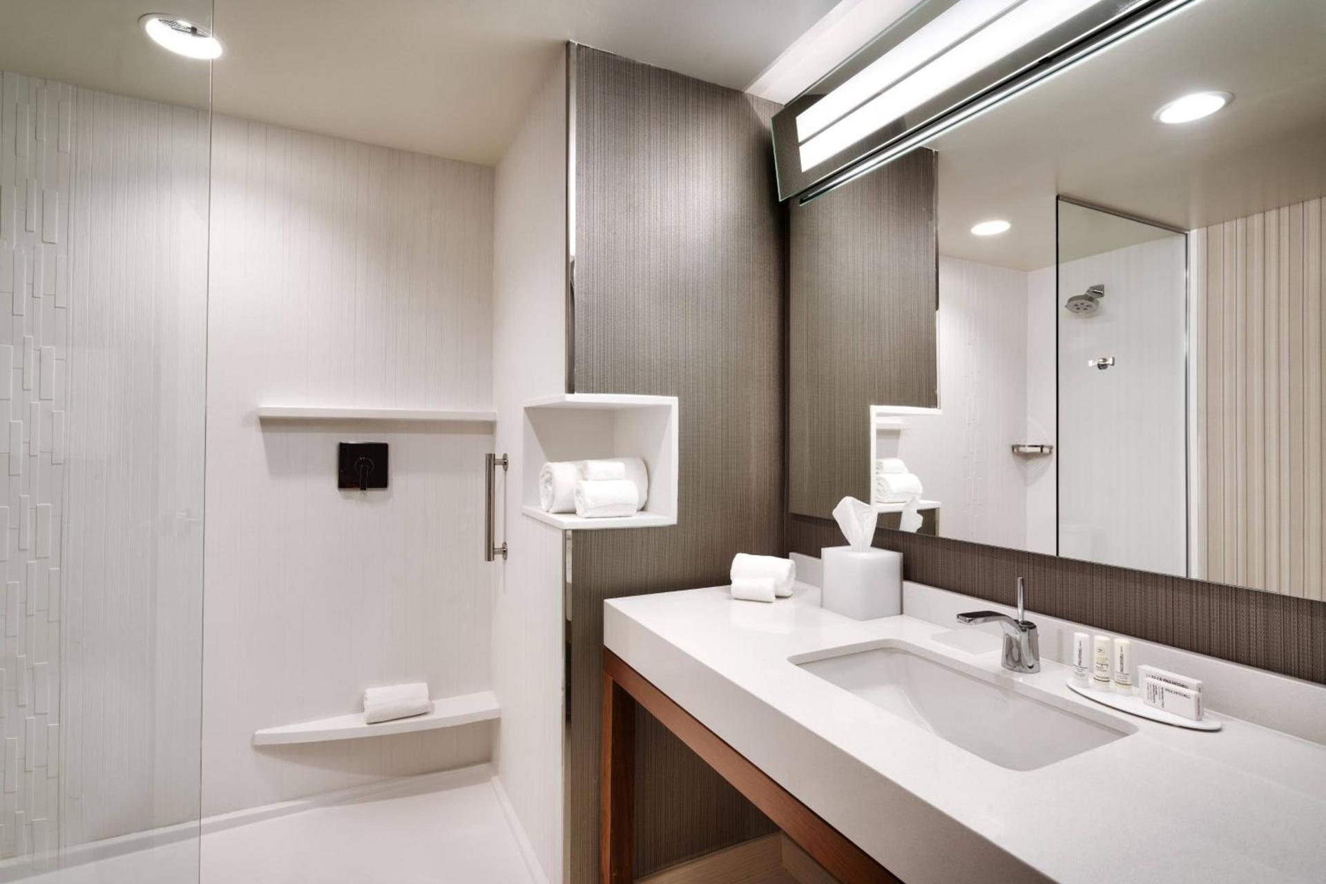 Courtyard by Marriott Atlanta Duluth Downtown photo 19