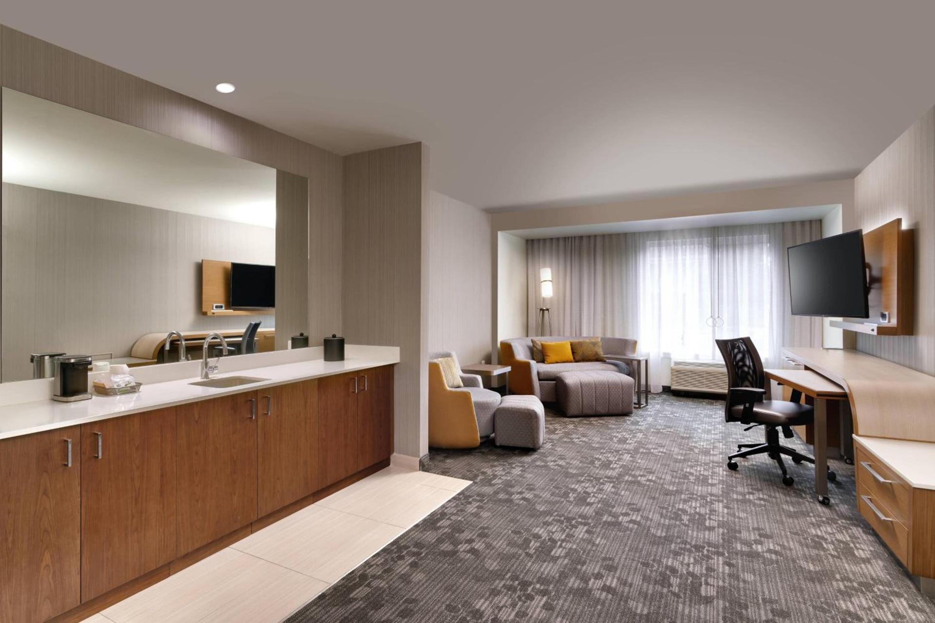 Courtyard by Marriott Atlanta Duluth Downtown photo 22
