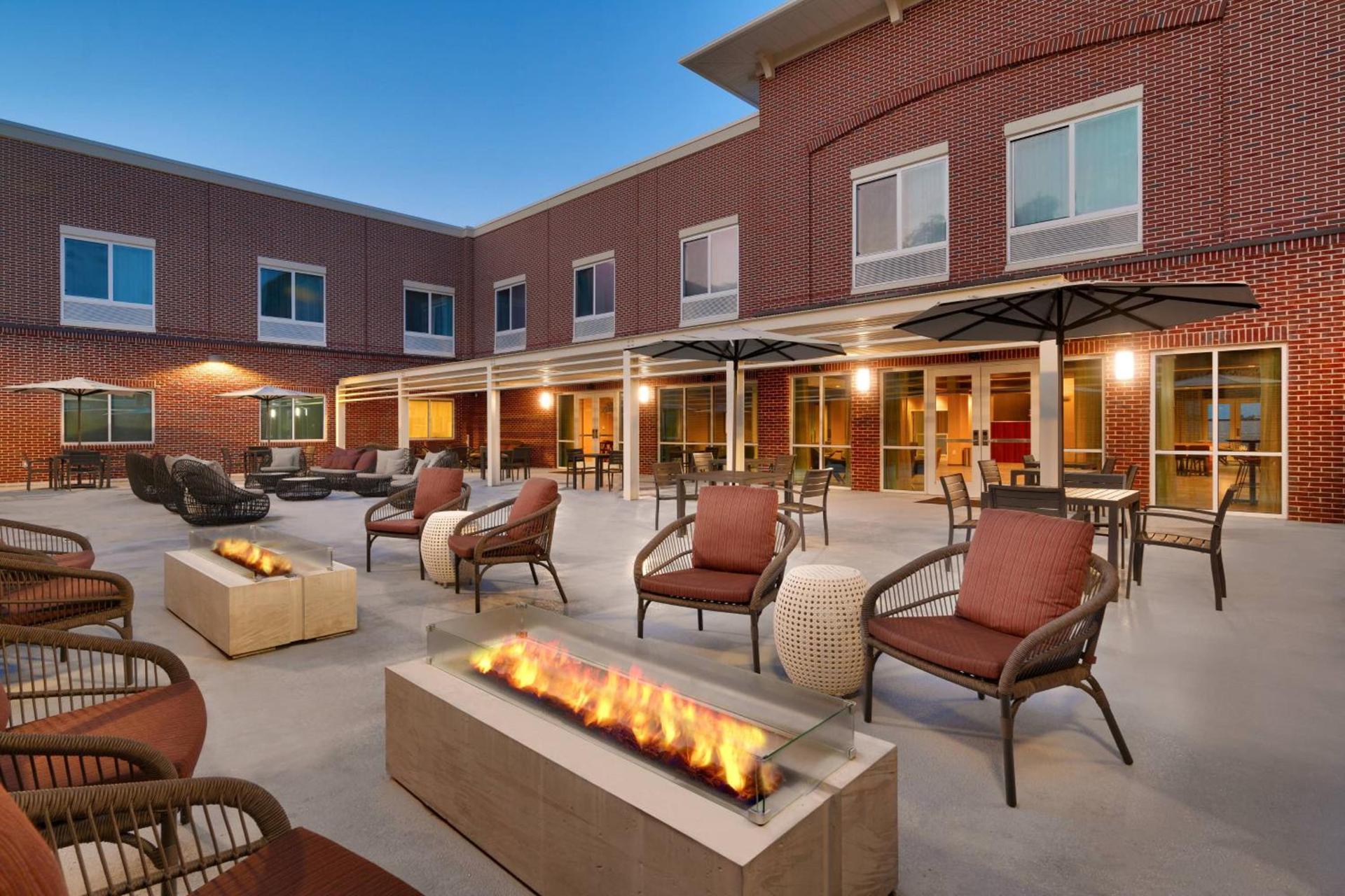 Courtyard by Marriott Atlanta Duluth Downtown photo 28