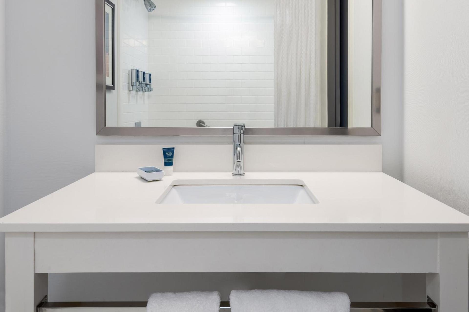 Four Points by Sheraton Huntsville Airport photo 13