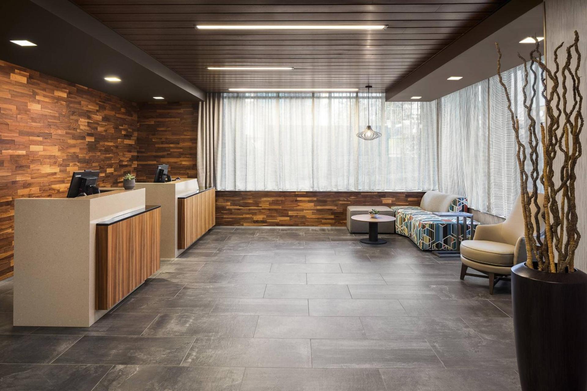 Courtyard by Marriott Seattle Northgate photo 3